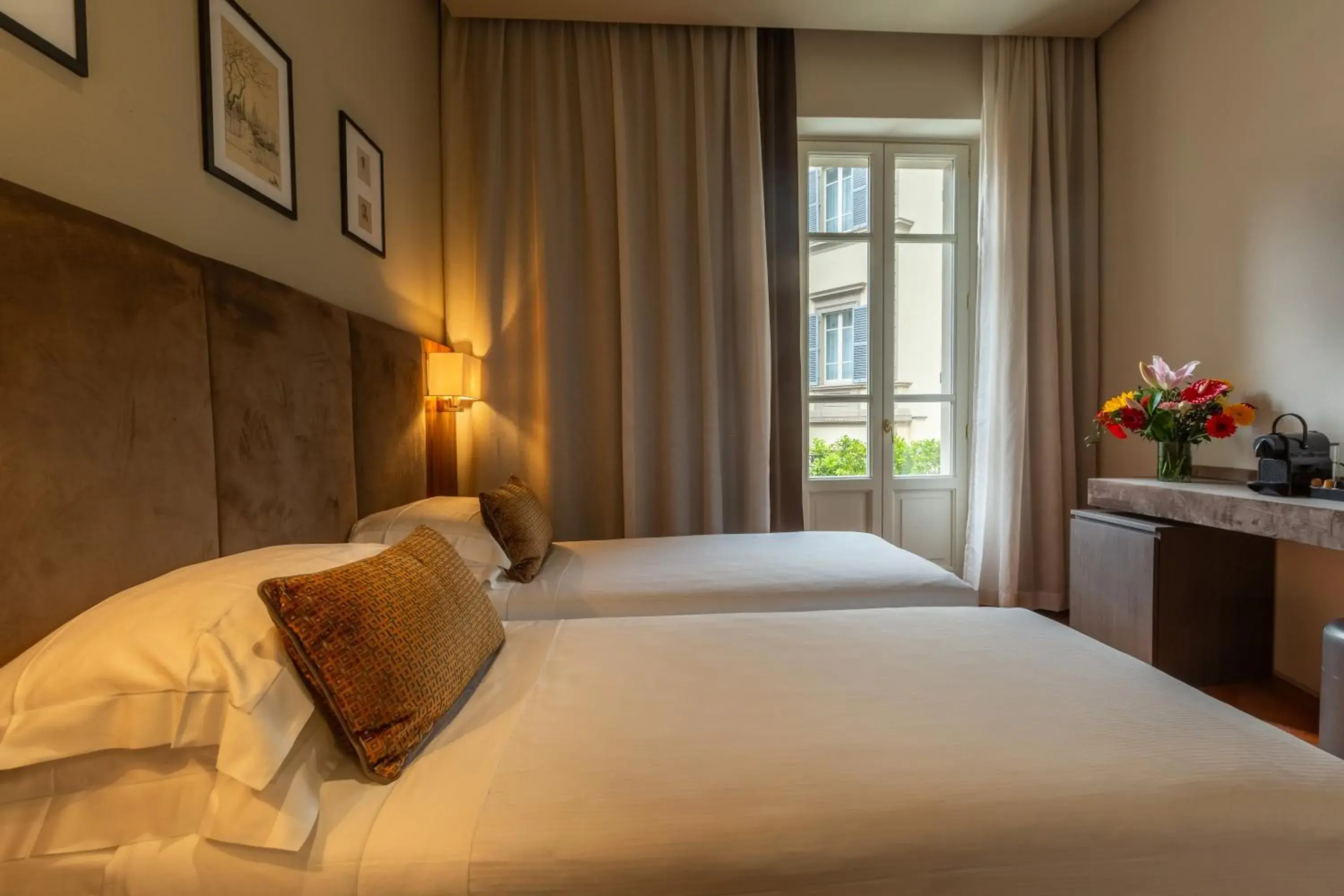 Bed in Hotel Embassy Bed in Hotel Embassy