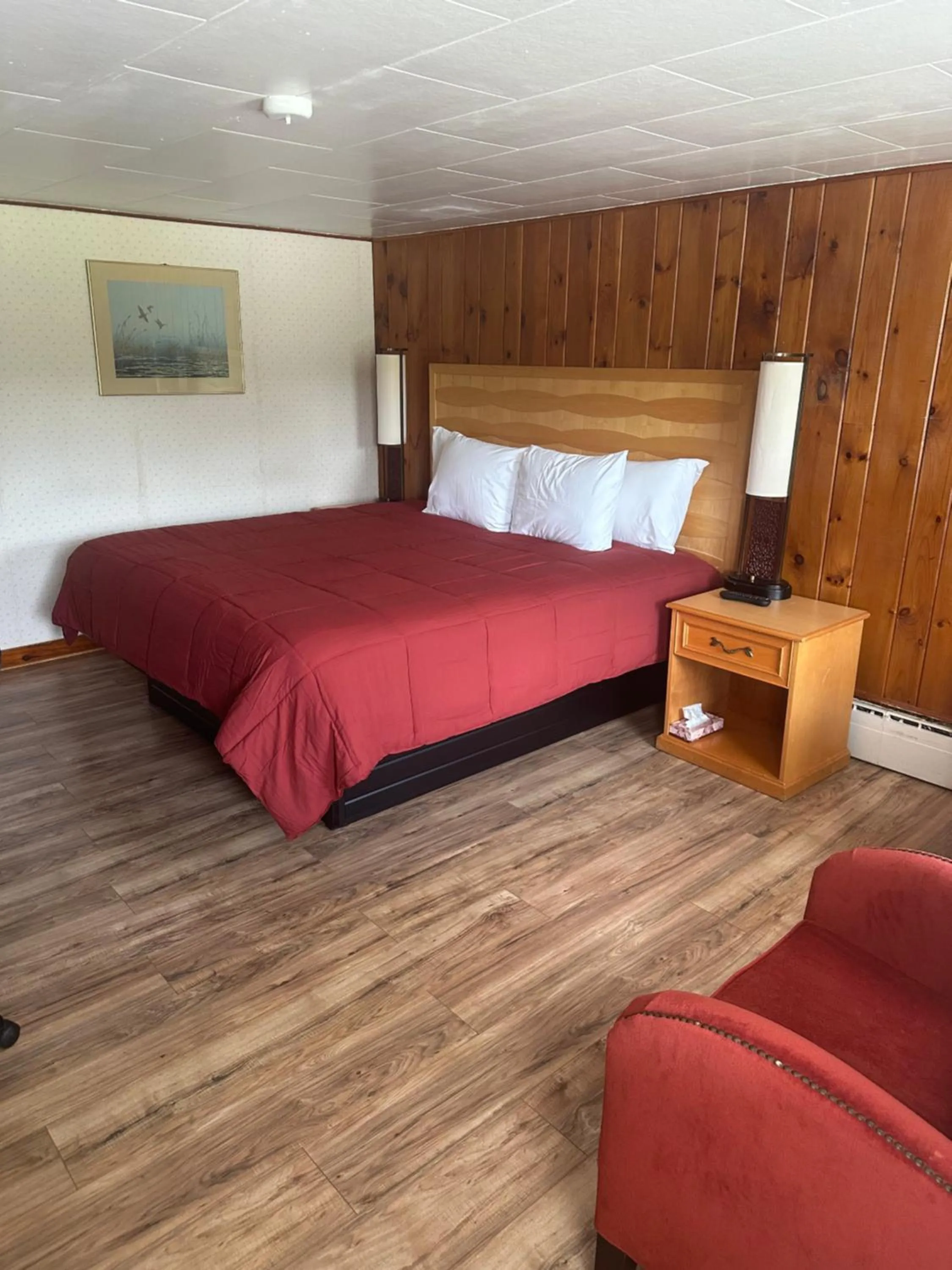 Photo of the whole room, Bed in Starlight Inn