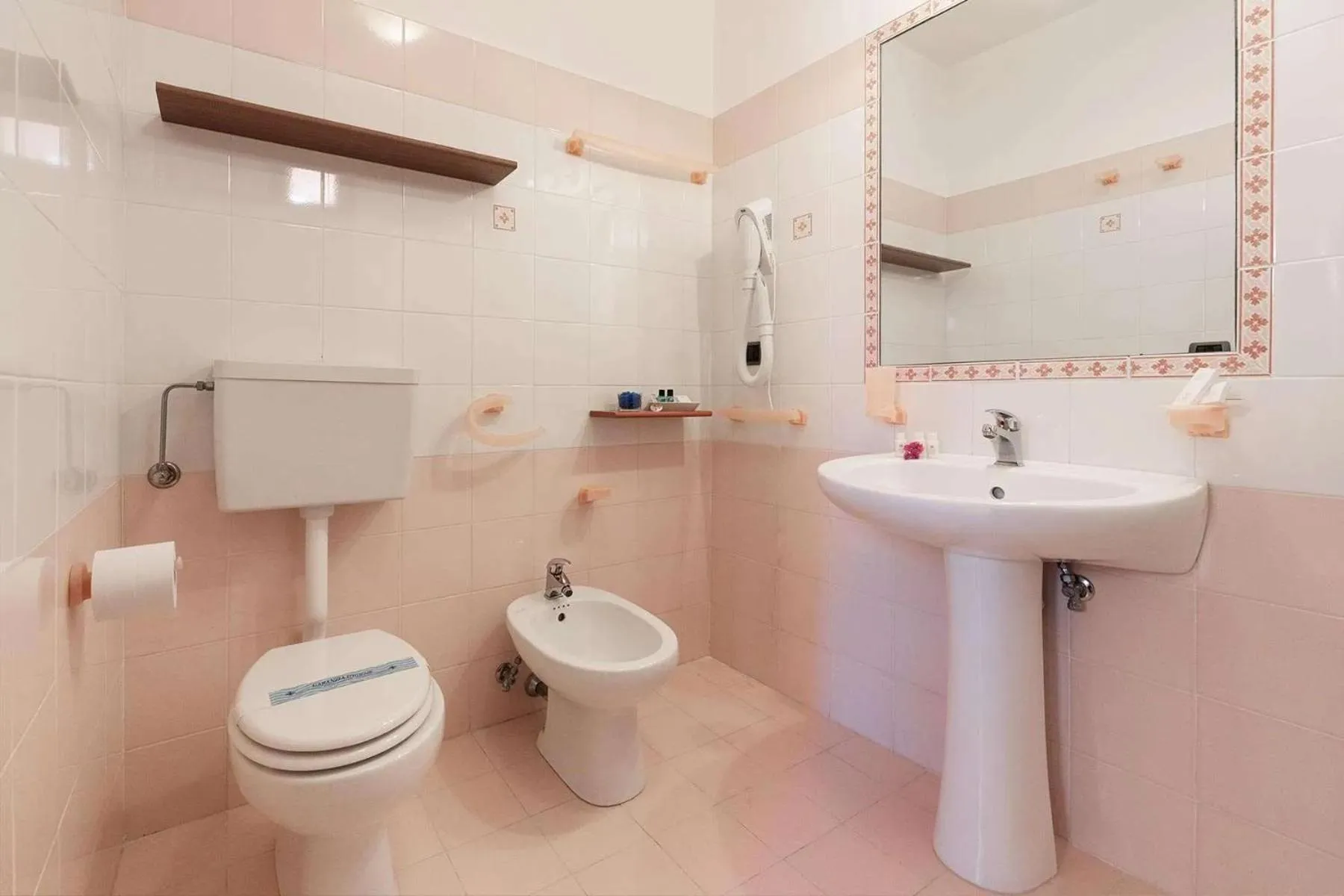 Toilet in Relais Casina Copini