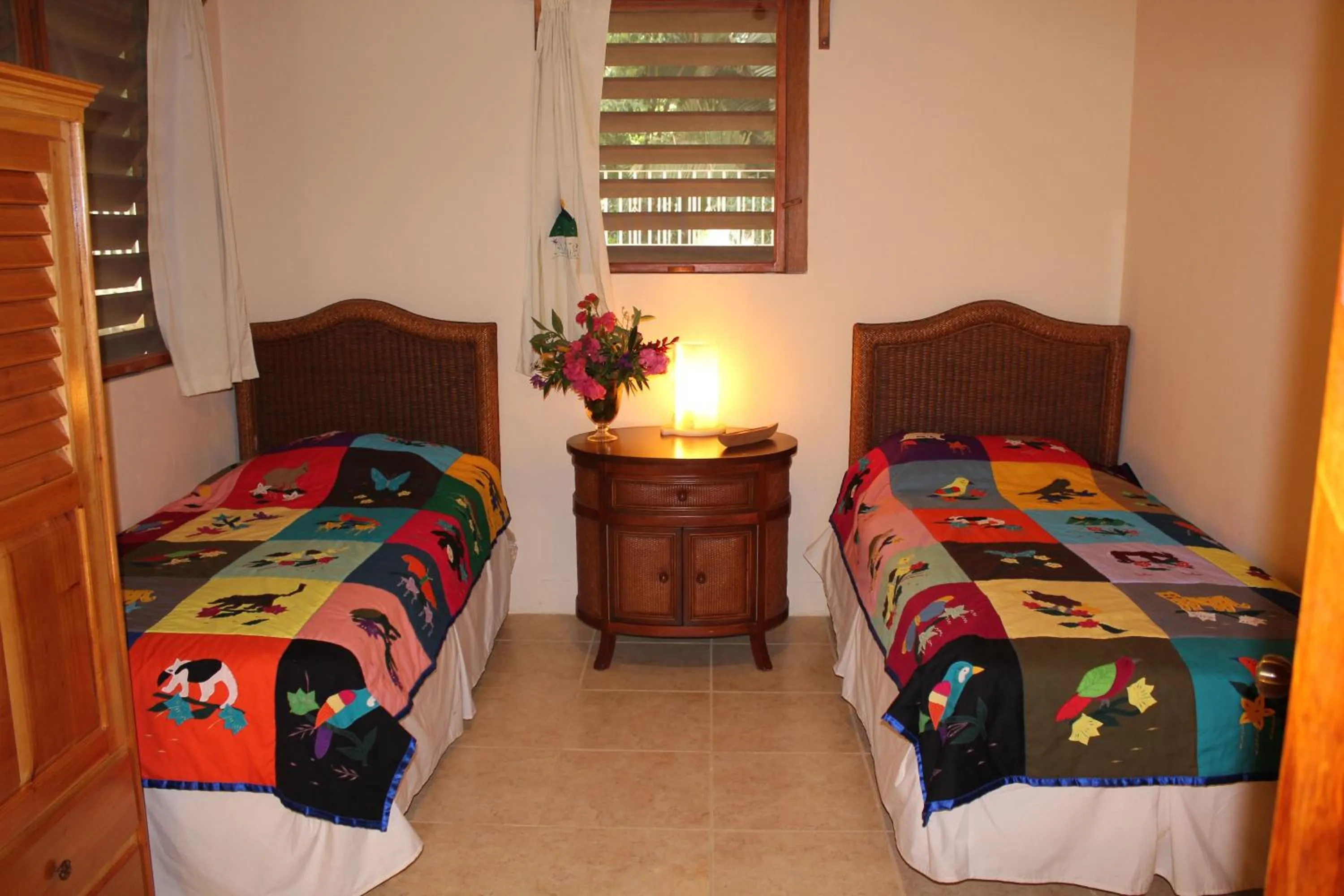 Photo of the whole room, Bed in Villas Pico Bonito