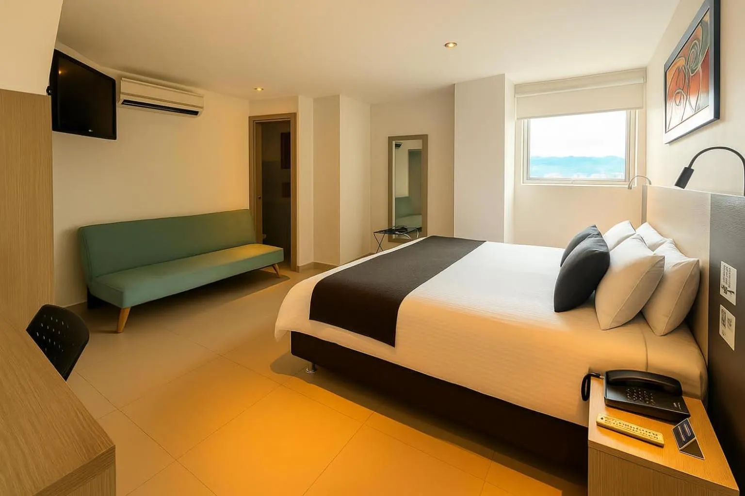 Photo of the whole room, Bed in Hotel Toscana Plaza