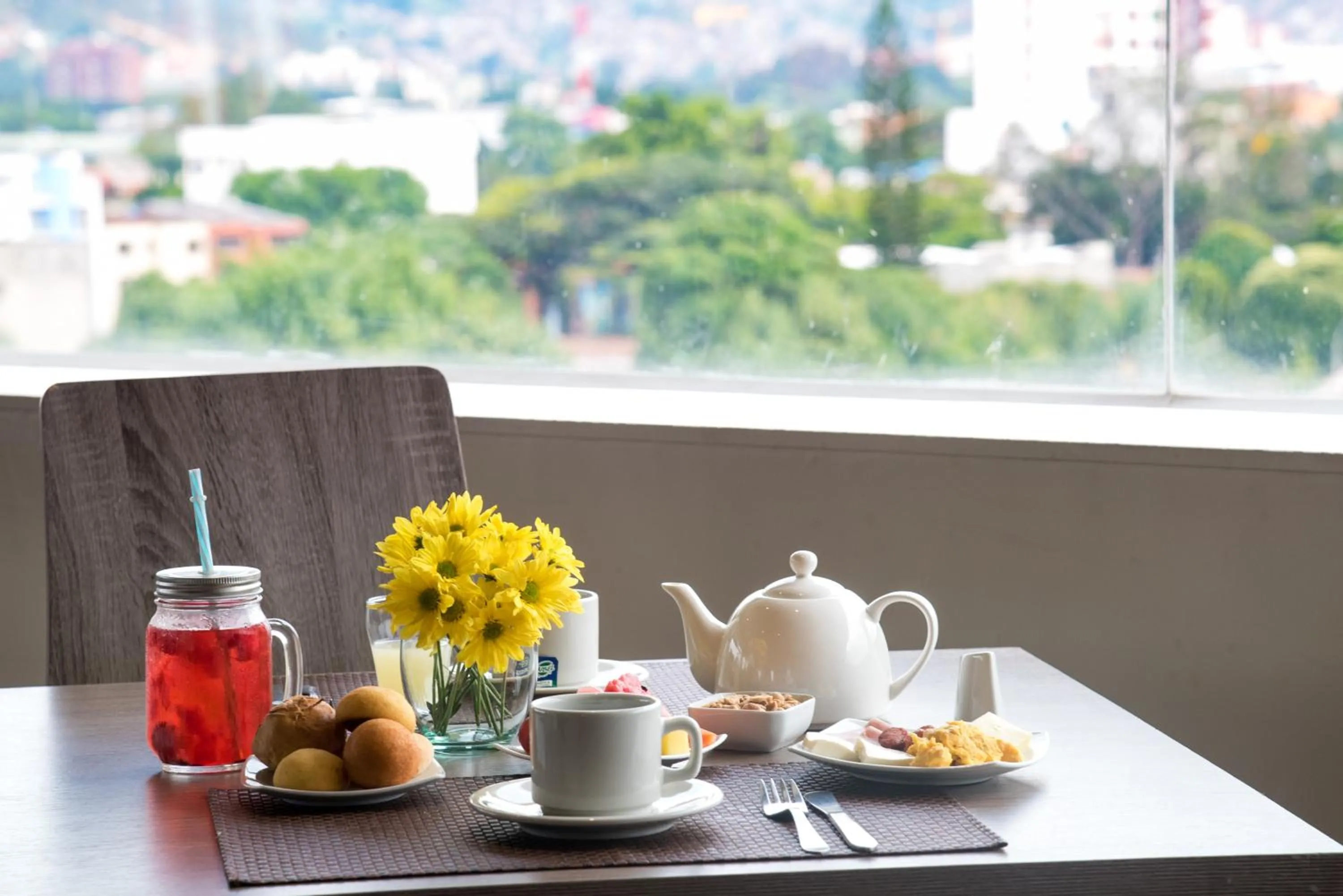 American breakfast in Hotel Toscana Plaza
