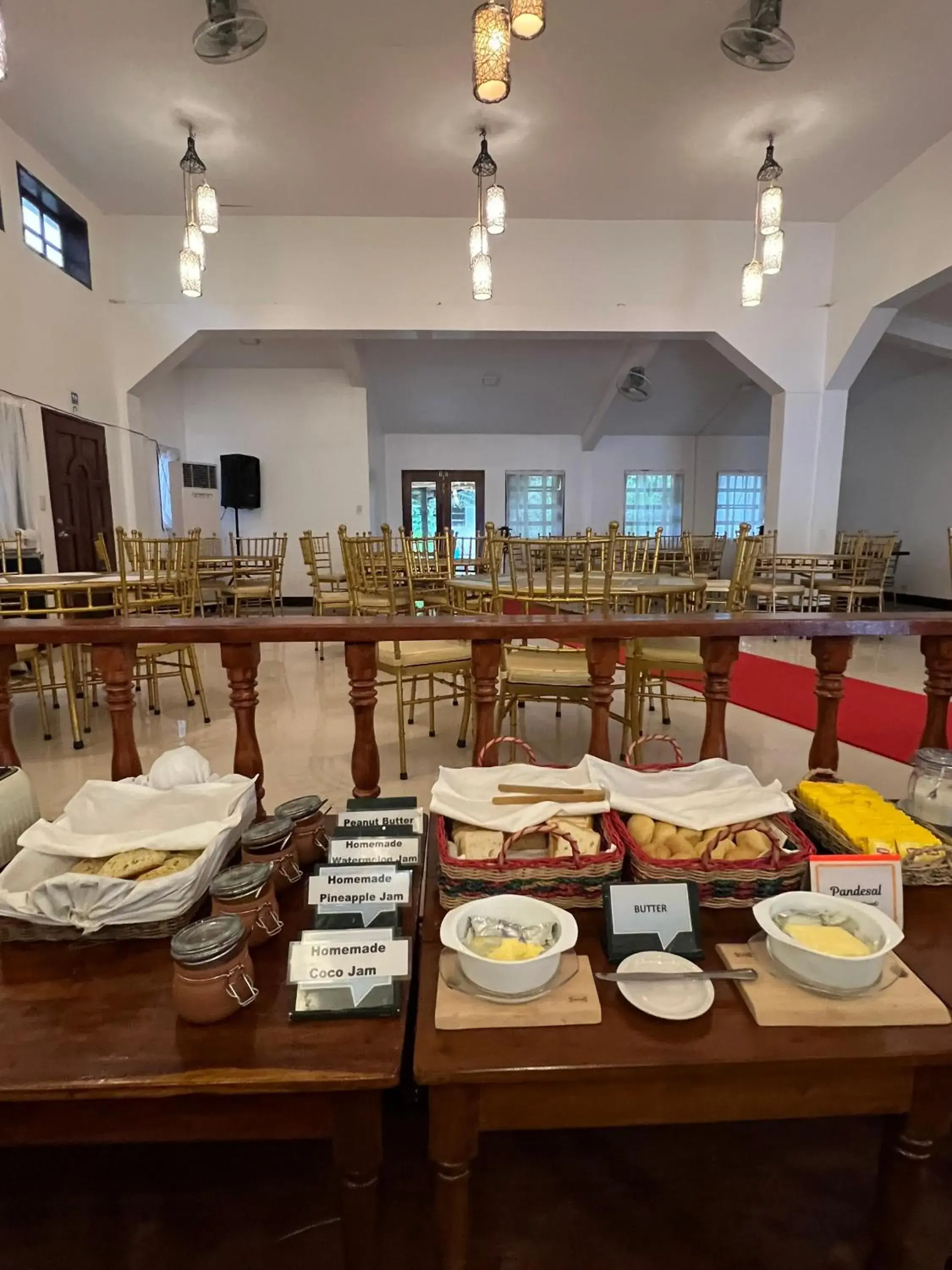 Restaurant/places to eat in Doublegem Beach Resort and Hotel Restaurant/places to eat in Doublegem Beach Resort and Hotel