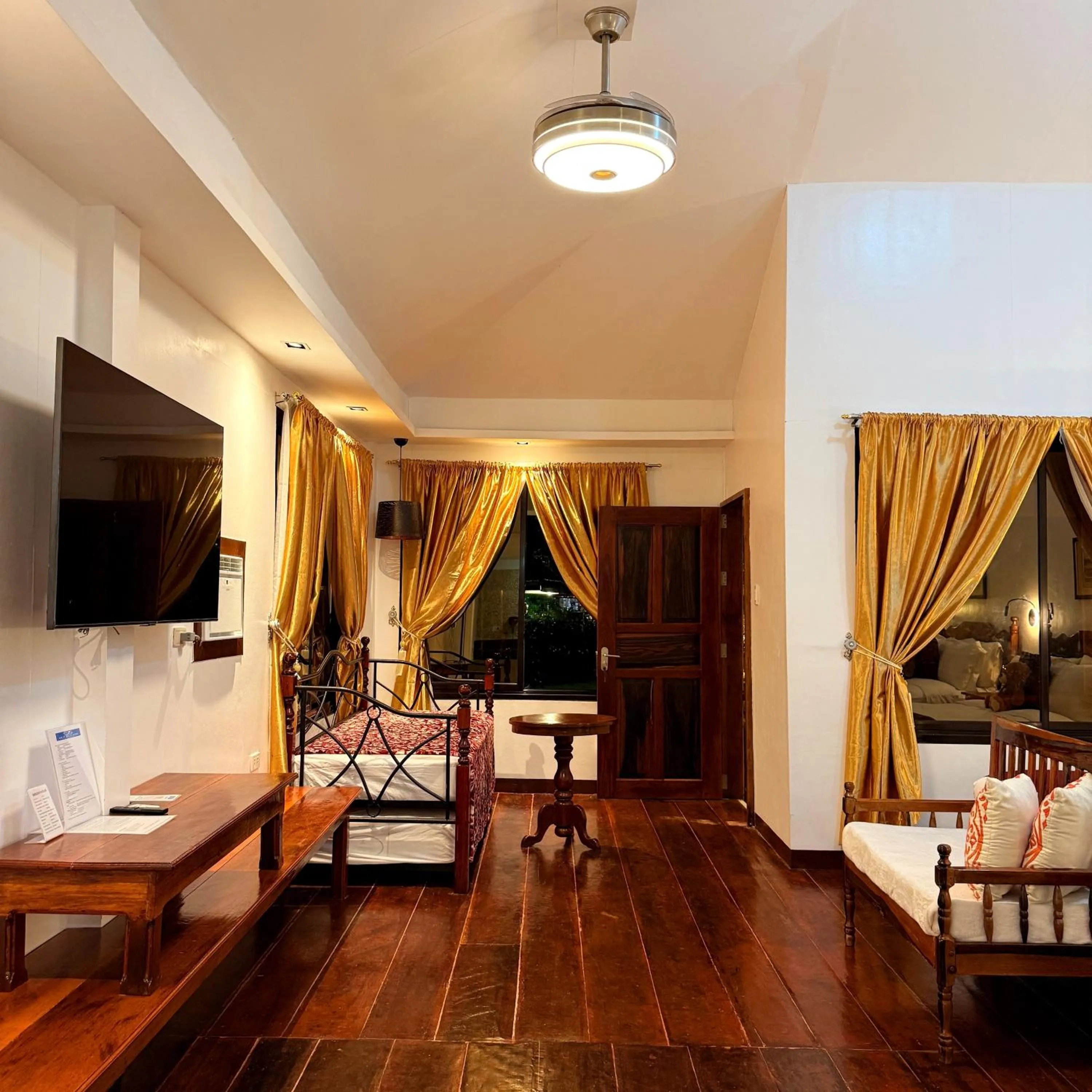 TV and multimedia in Doublegem Beach Resort and Hotel