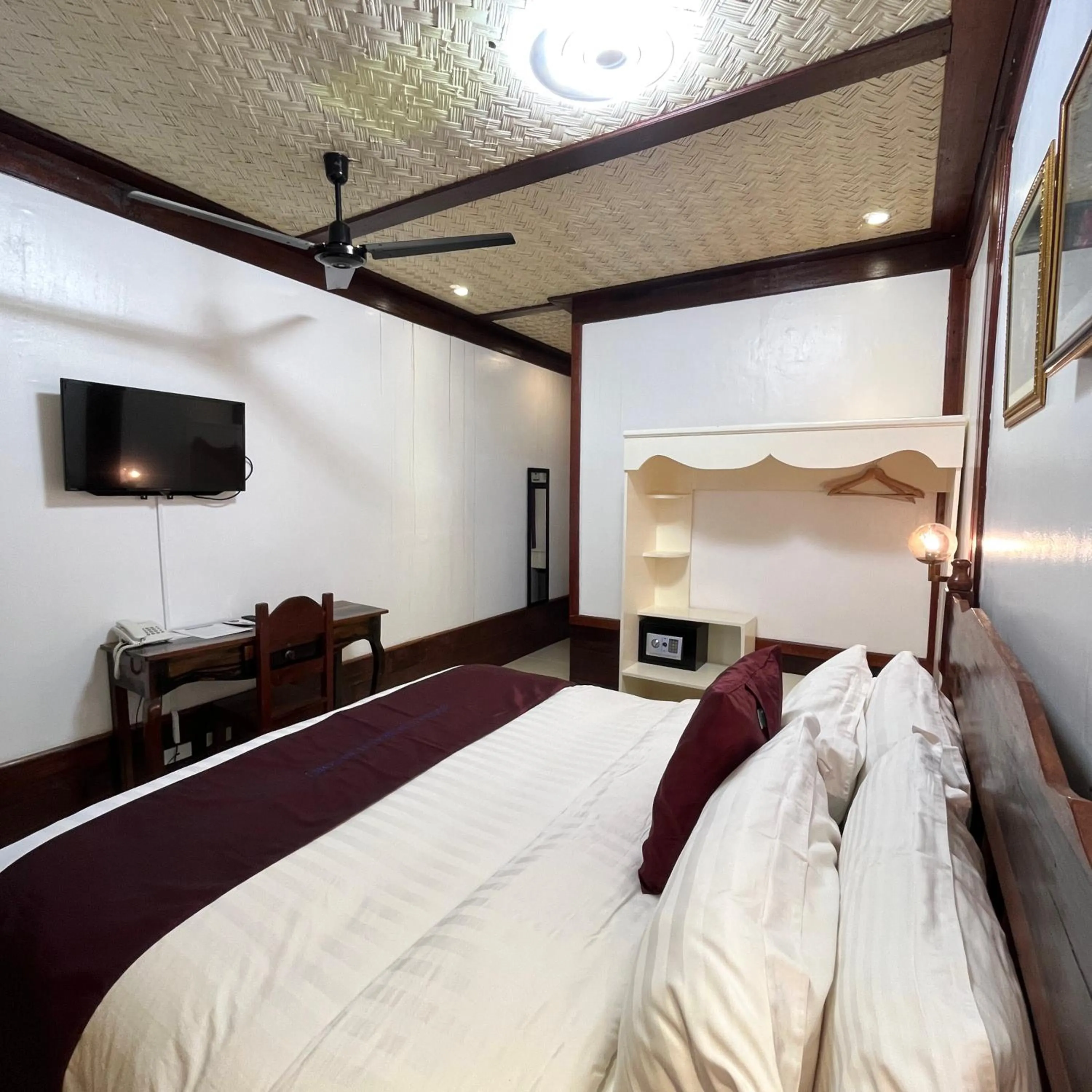 Bed in Doublegem Beach Resort and Hotel