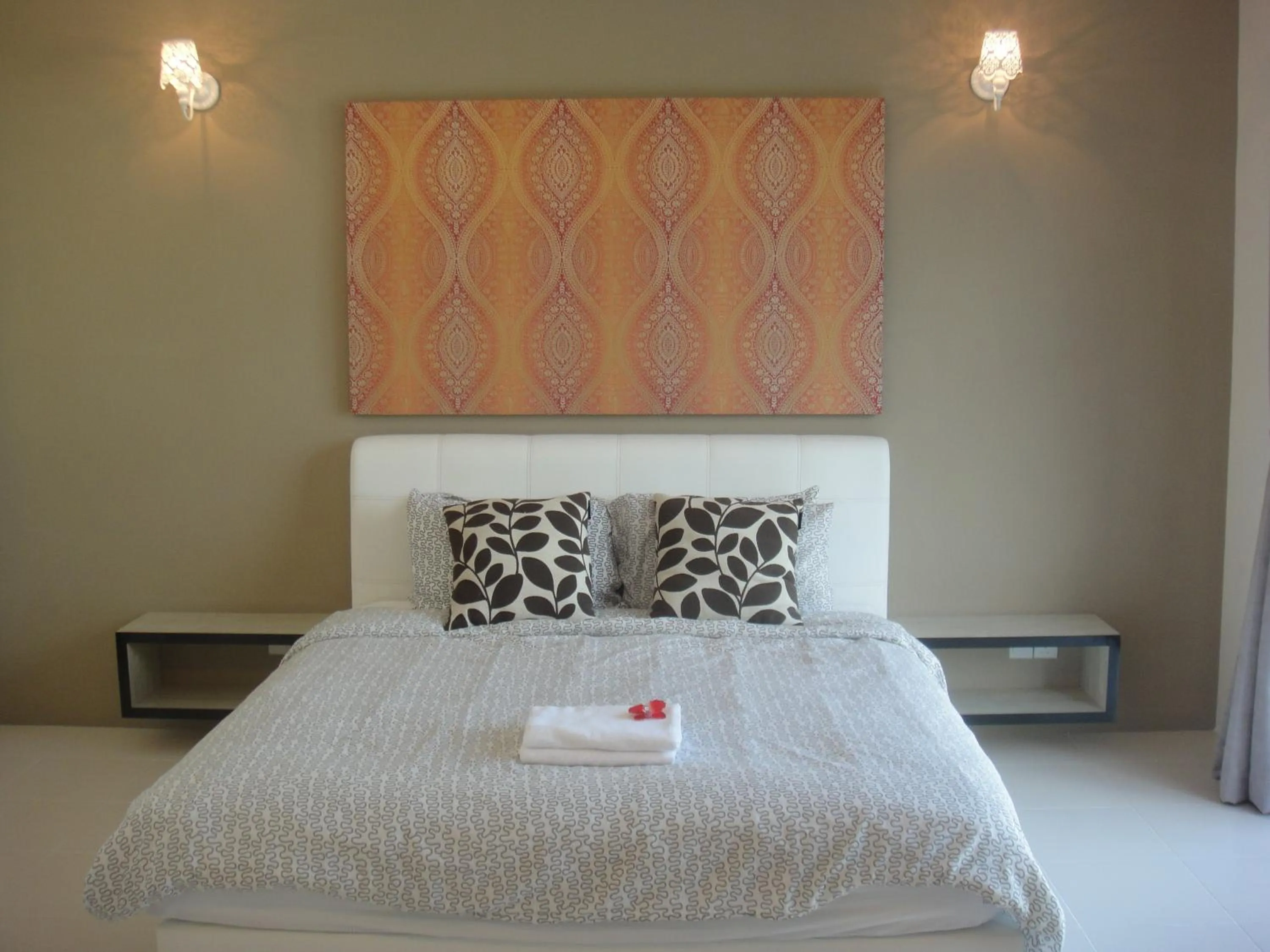 Bedroom, Bed in Shamrock Beach Villas Batu Ferringhi Penang