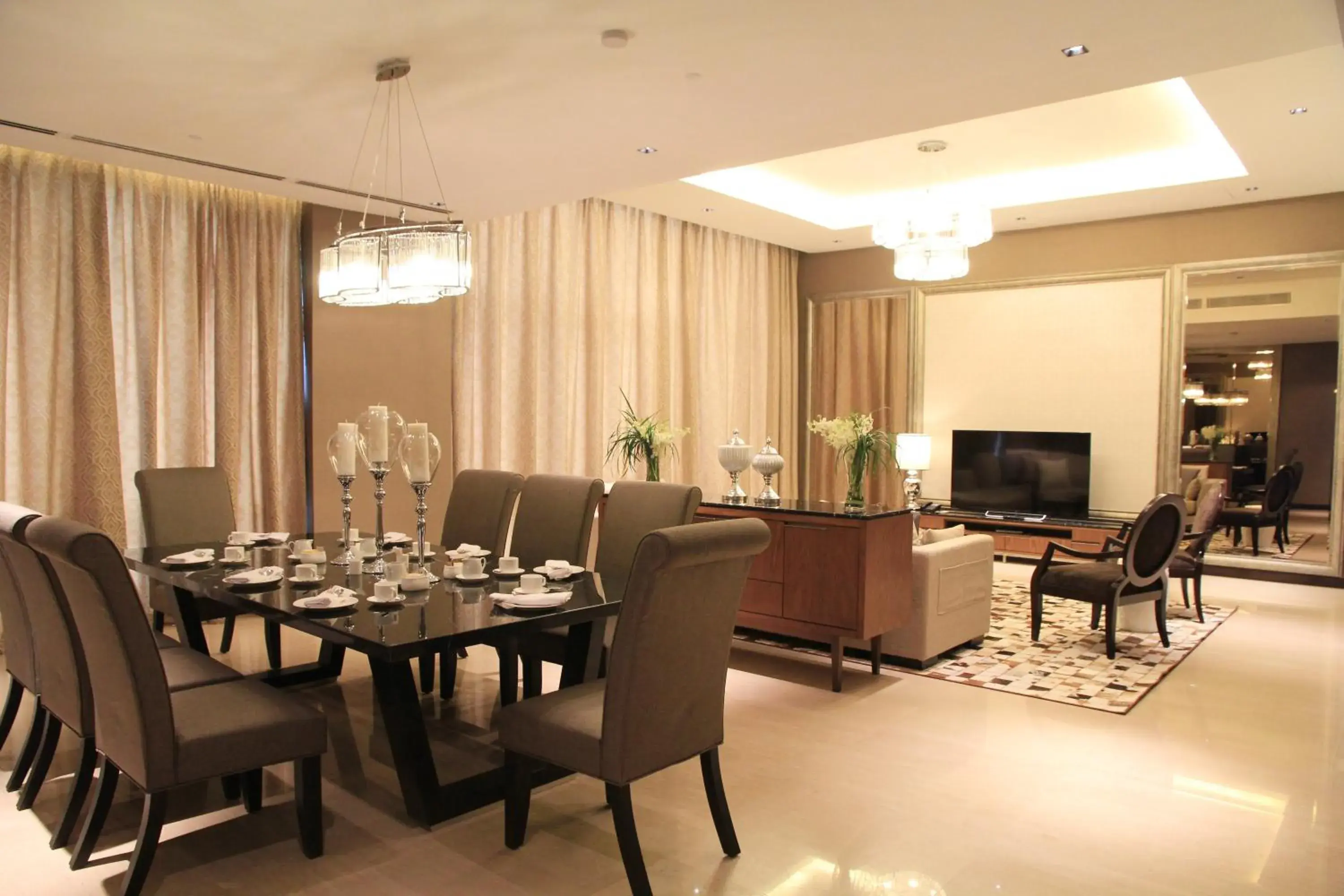 Living room, Restaurant/Places to Eat in Hotel Grandis