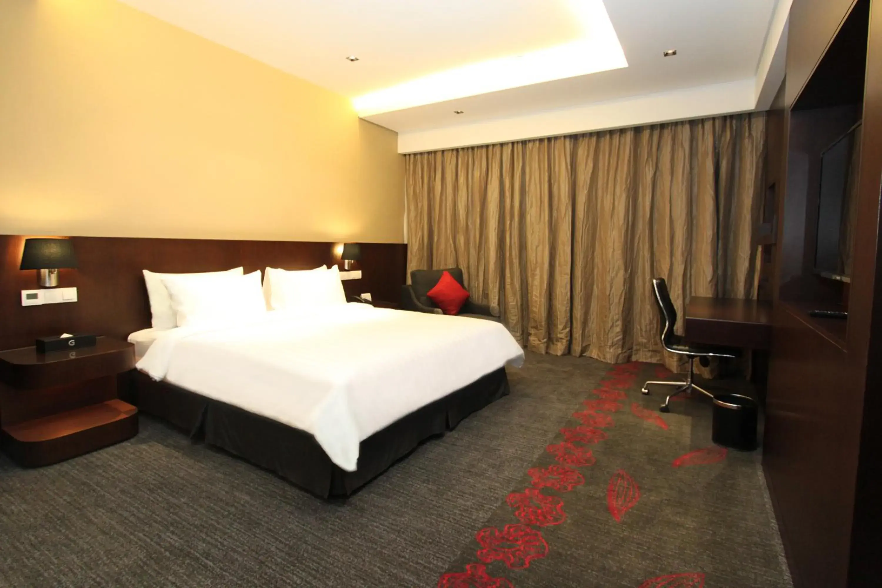 Bedroom, Bed in Hotel Grandis