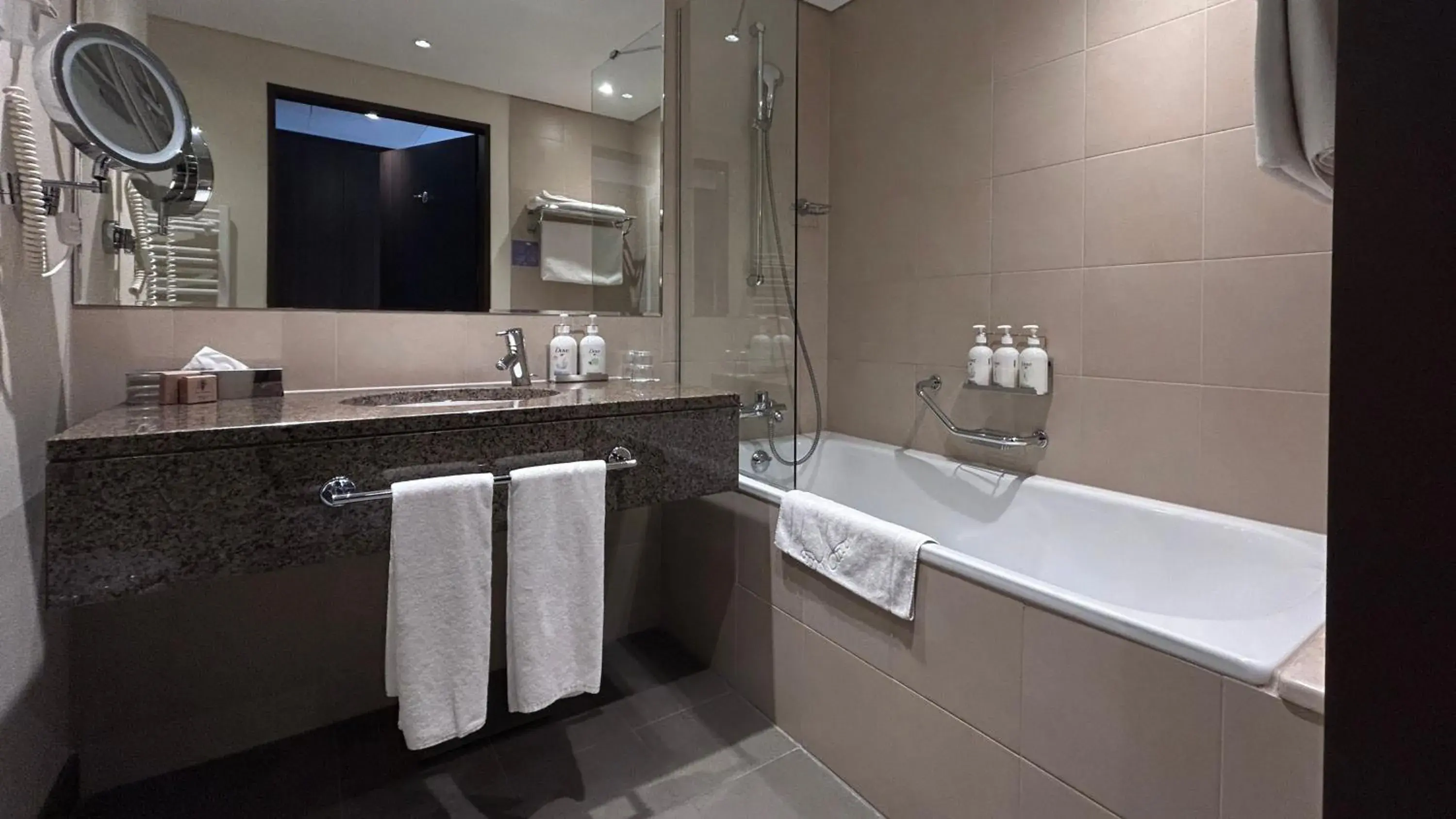 Standard Room in Holiday Inn Resort Warsaw Józefów by IHG Standard Room in Holiday Inn Resort Warsaw Józefów by IHG