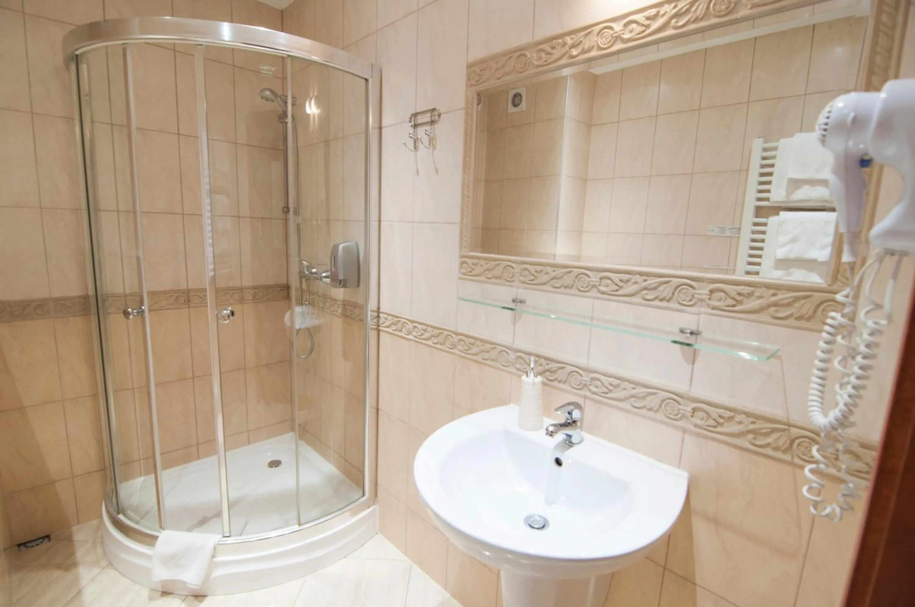 Shower in Hotel Artur