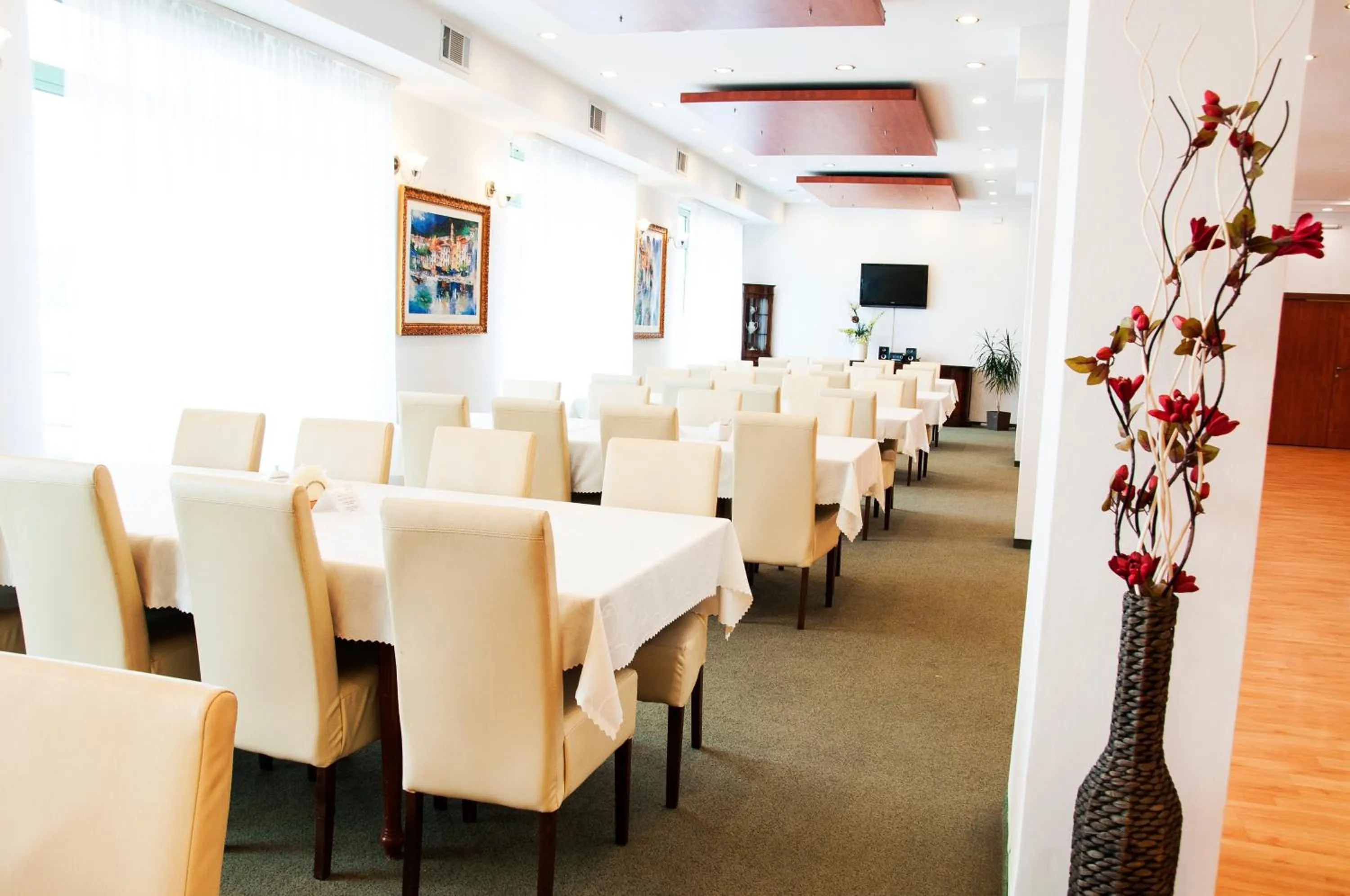 Business facilities in Hotel Artur