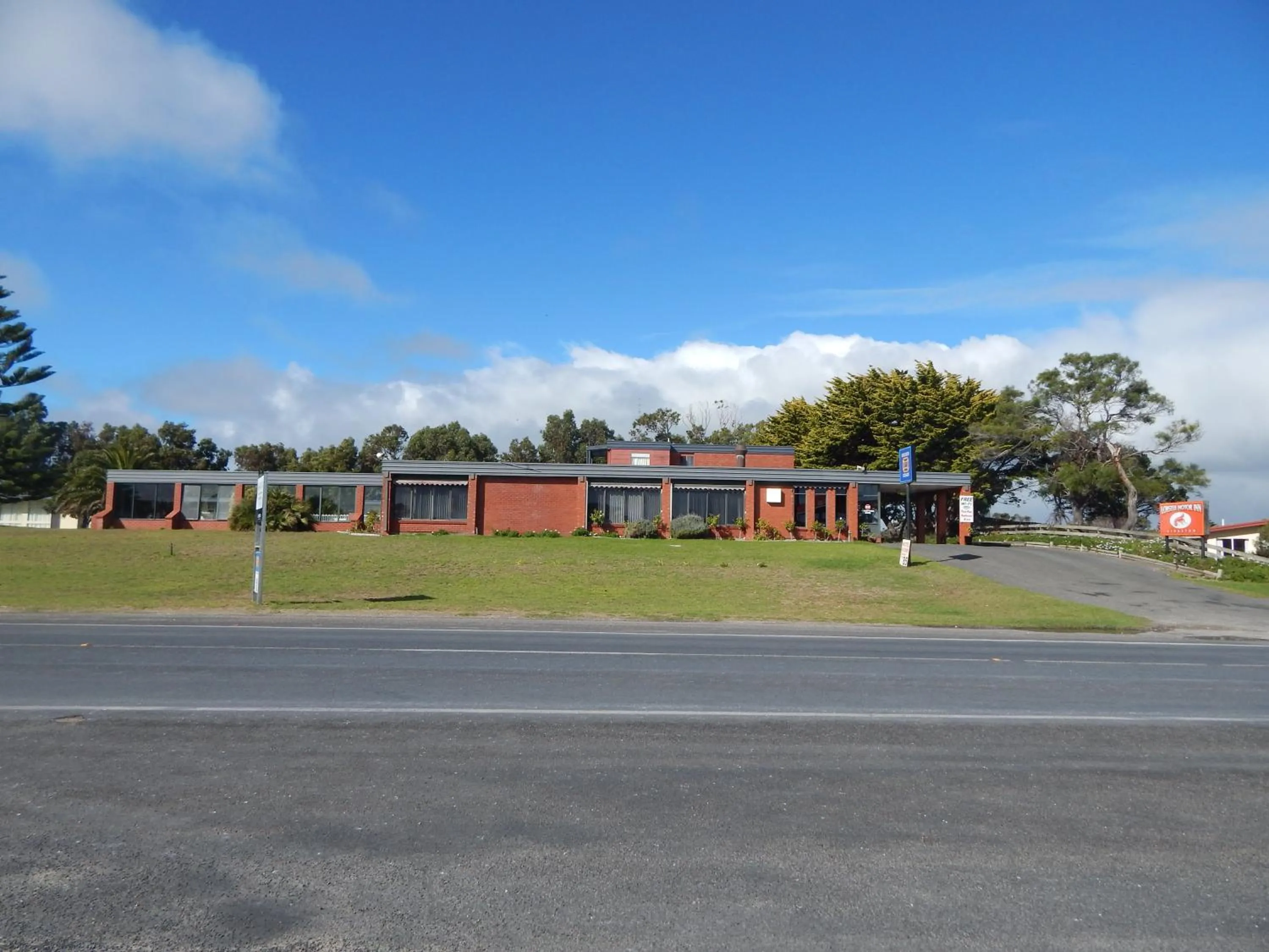 Property building in Kingston Lobster Motel