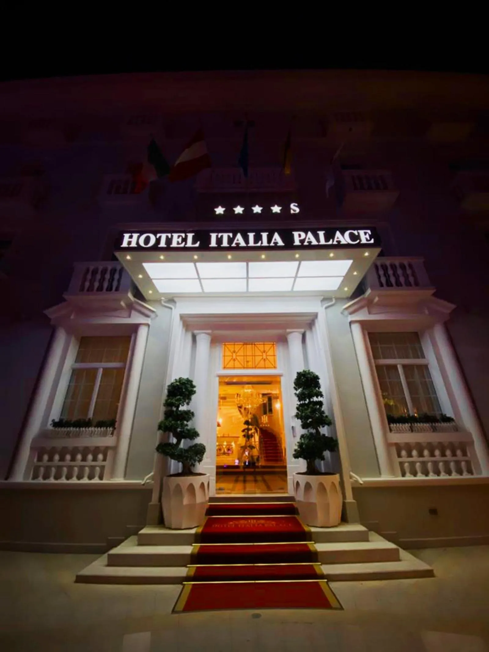 Facade/entrance in Hotel Italia Palace