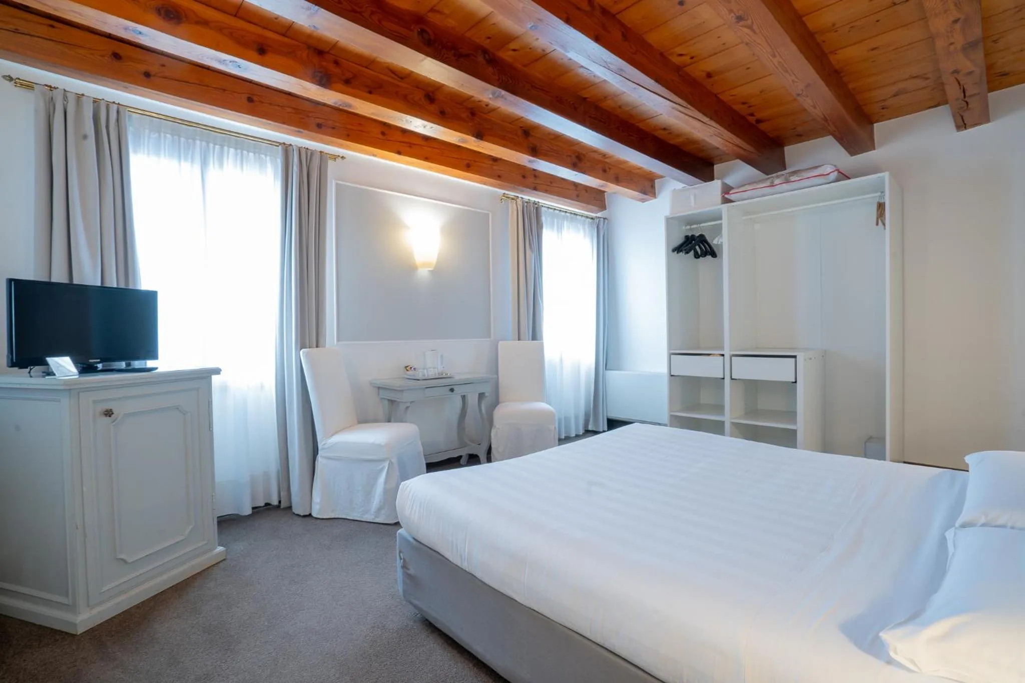 Bathroom, Bed in Alla Corte Rossa