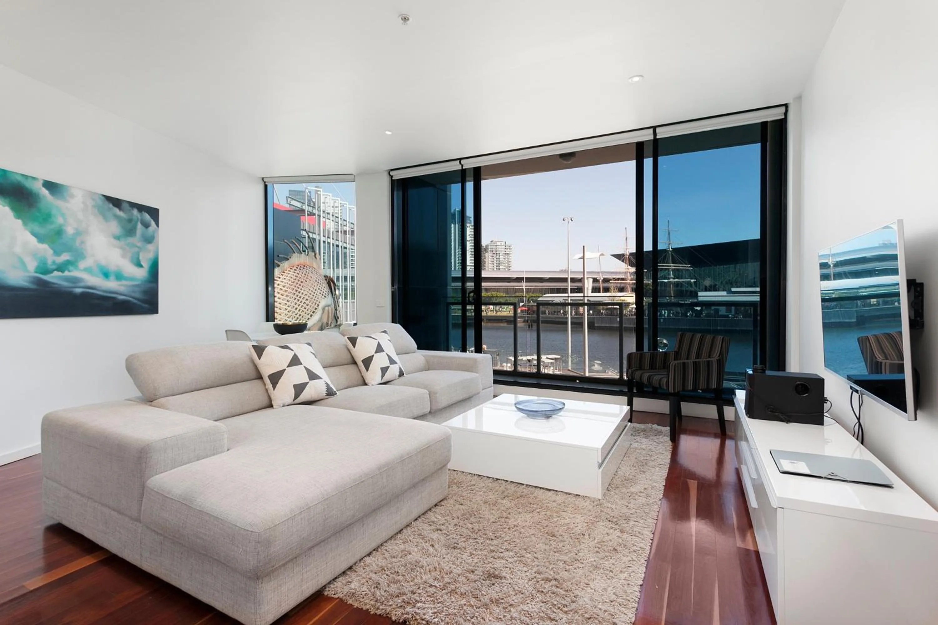 Living room in Melbourne Holiday Apartments Flinders Wharf