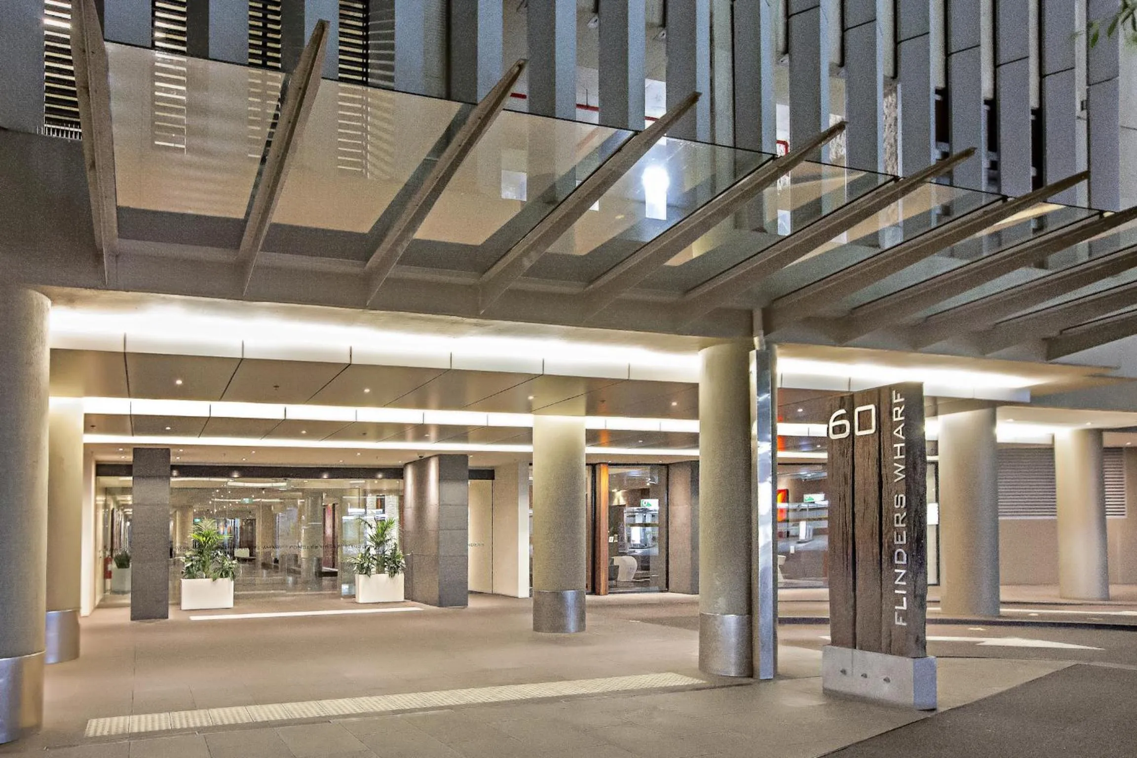 Property building in Melbourne Holiday Apartments Flinders Wharf