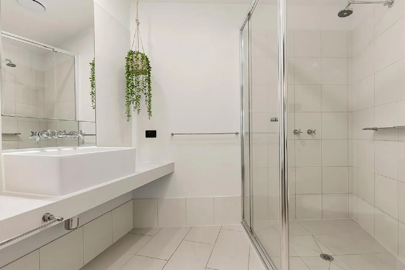 Shower in Melbourne Holiday Apartments Flinders Wharf