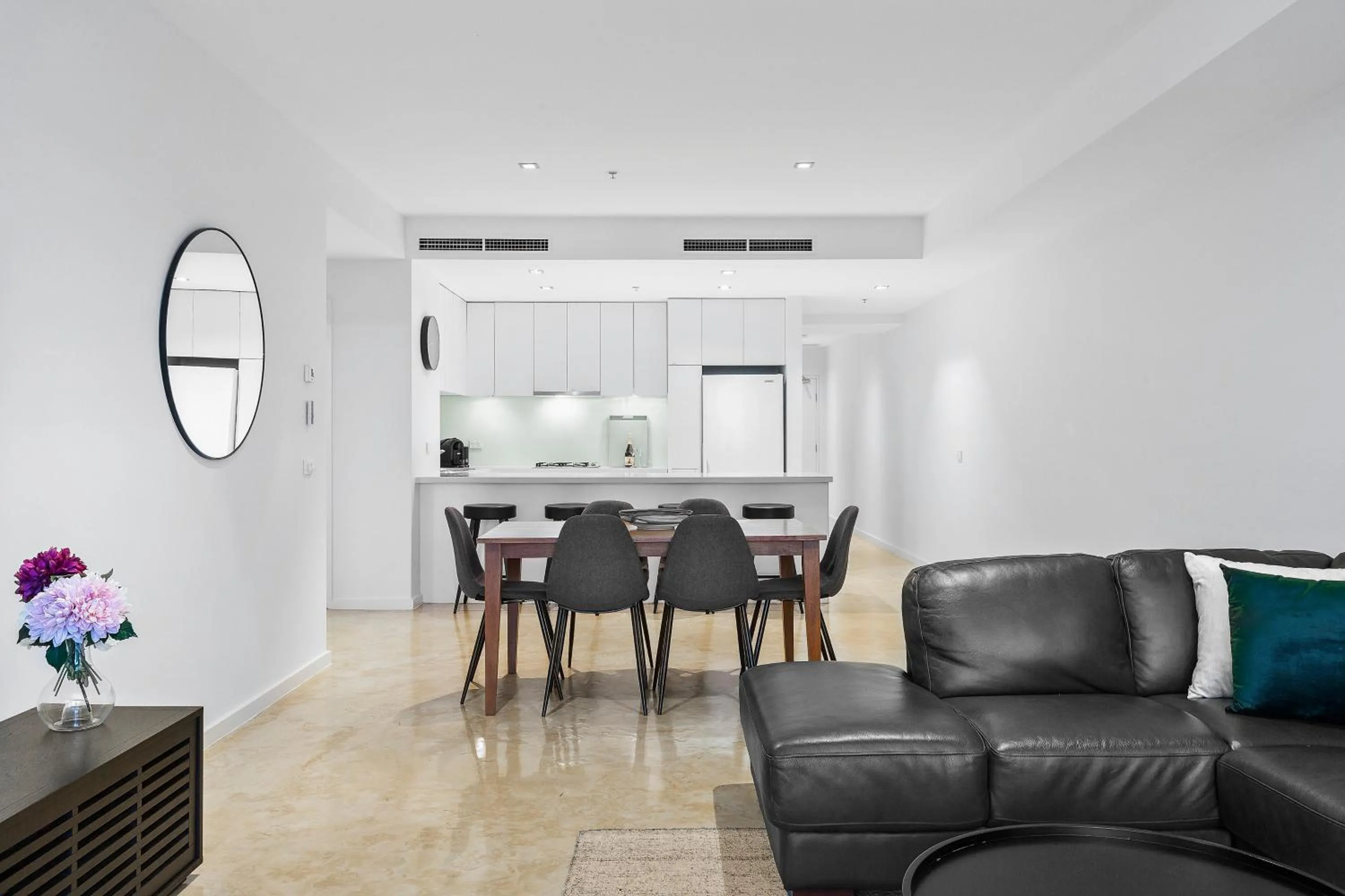 Living room in Melbourne Holiday Apartments Flinders Wharf