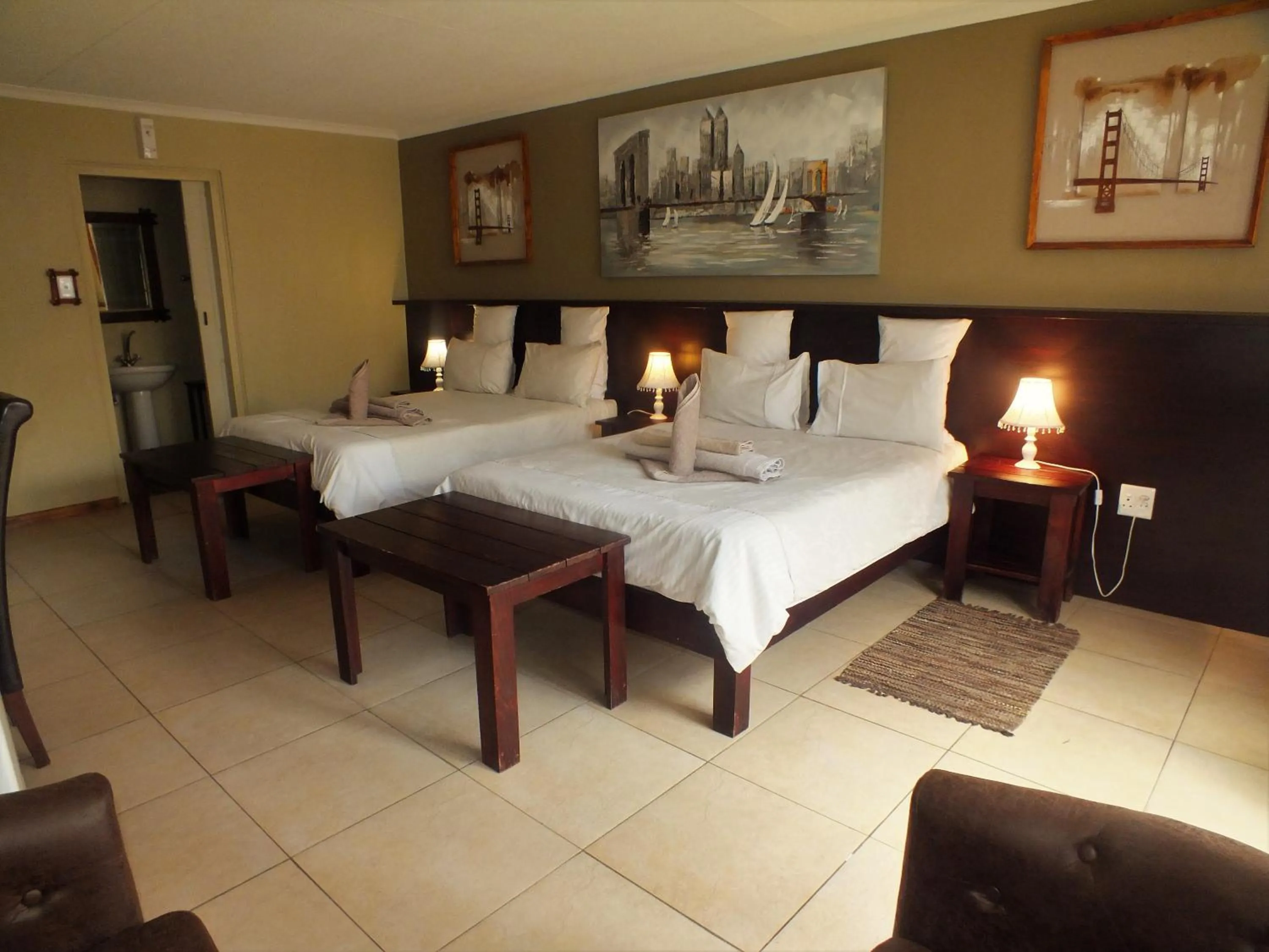 Bedroom, Bed in Uzuri Guesthouse CC