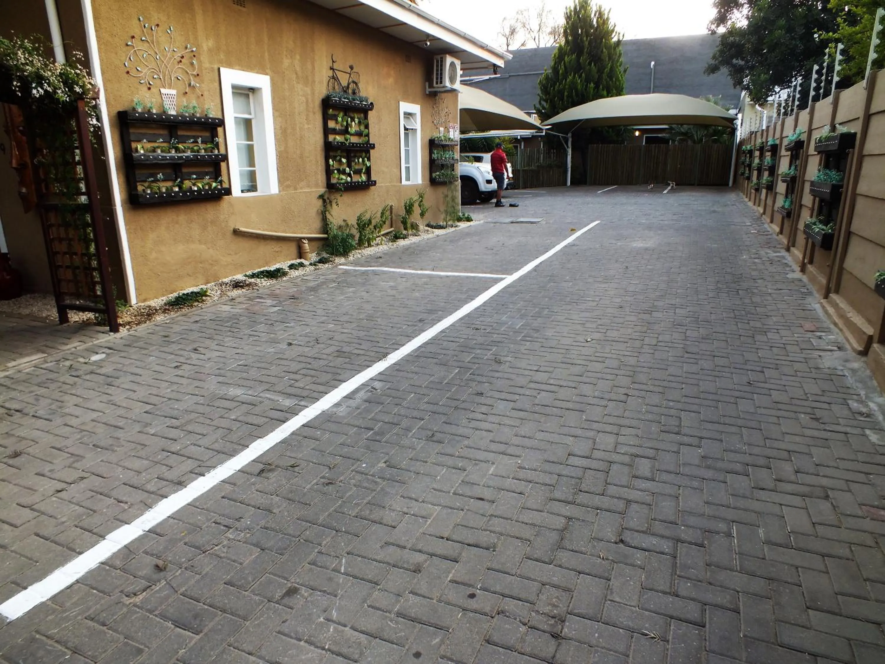 Facade/entrance in Uzuri Guesthouse CC