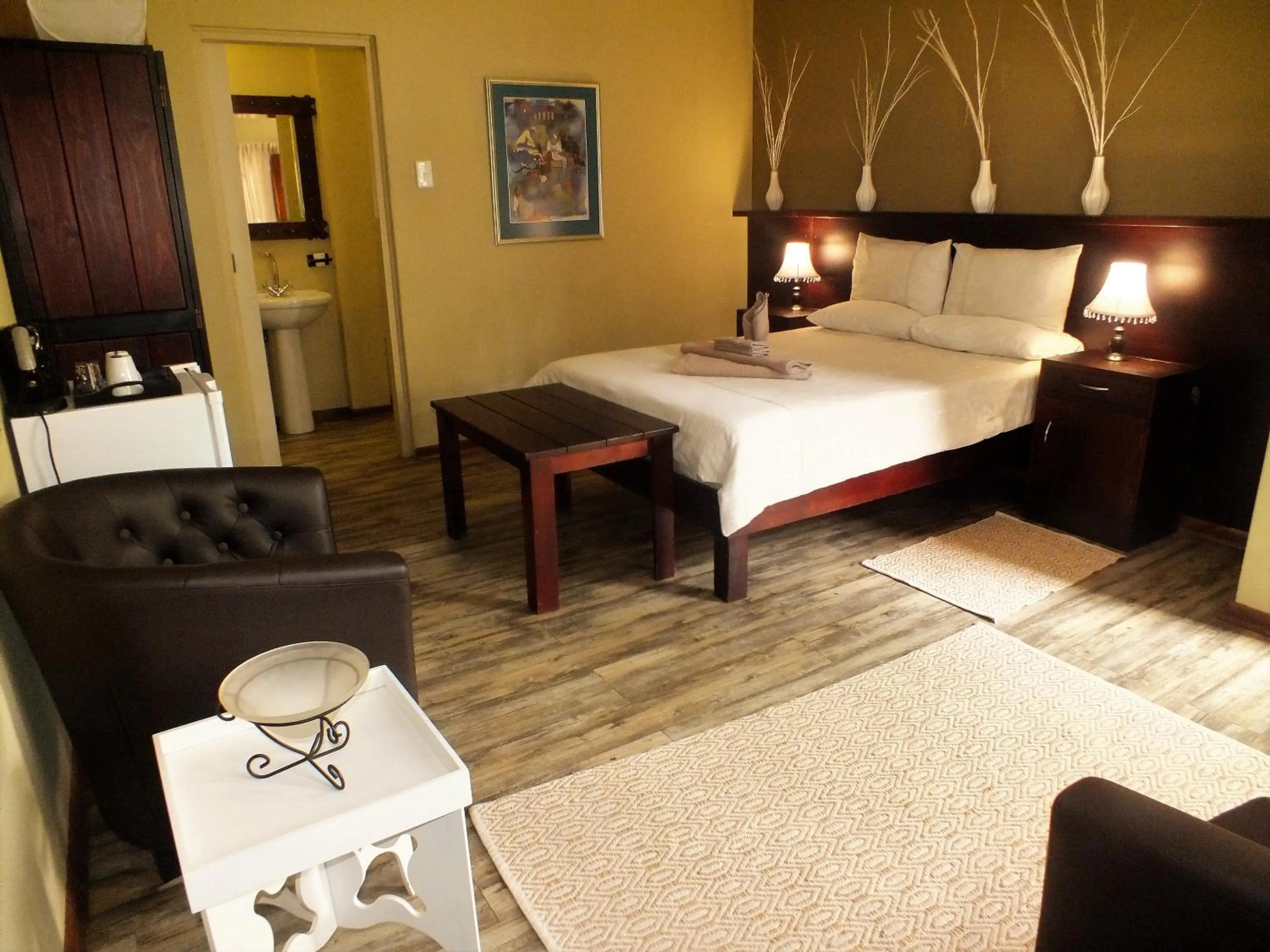 Bedroom, Bed in Uzuri Guesthouse CC