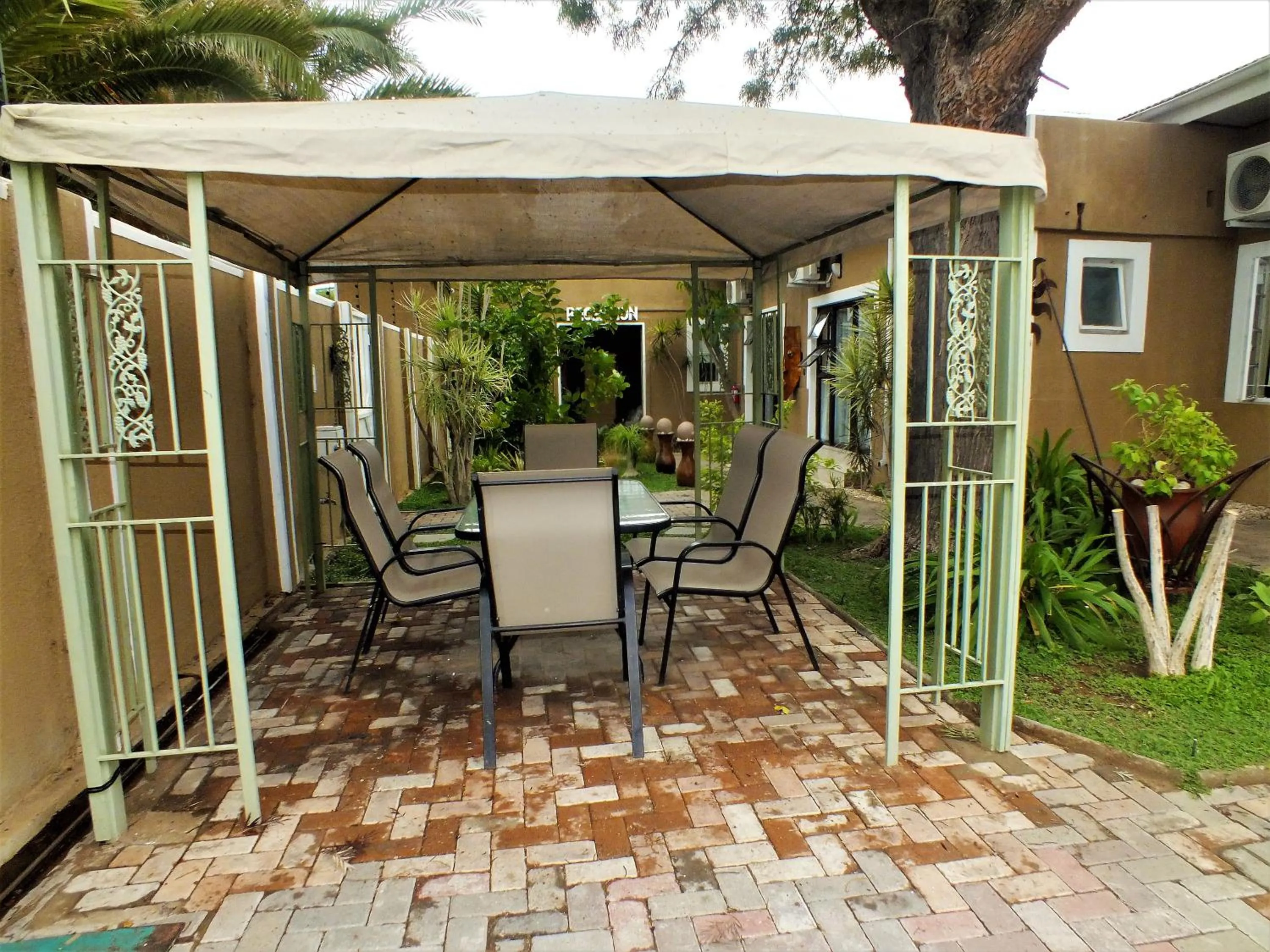 Patio in Uzuri Guesthouse CC