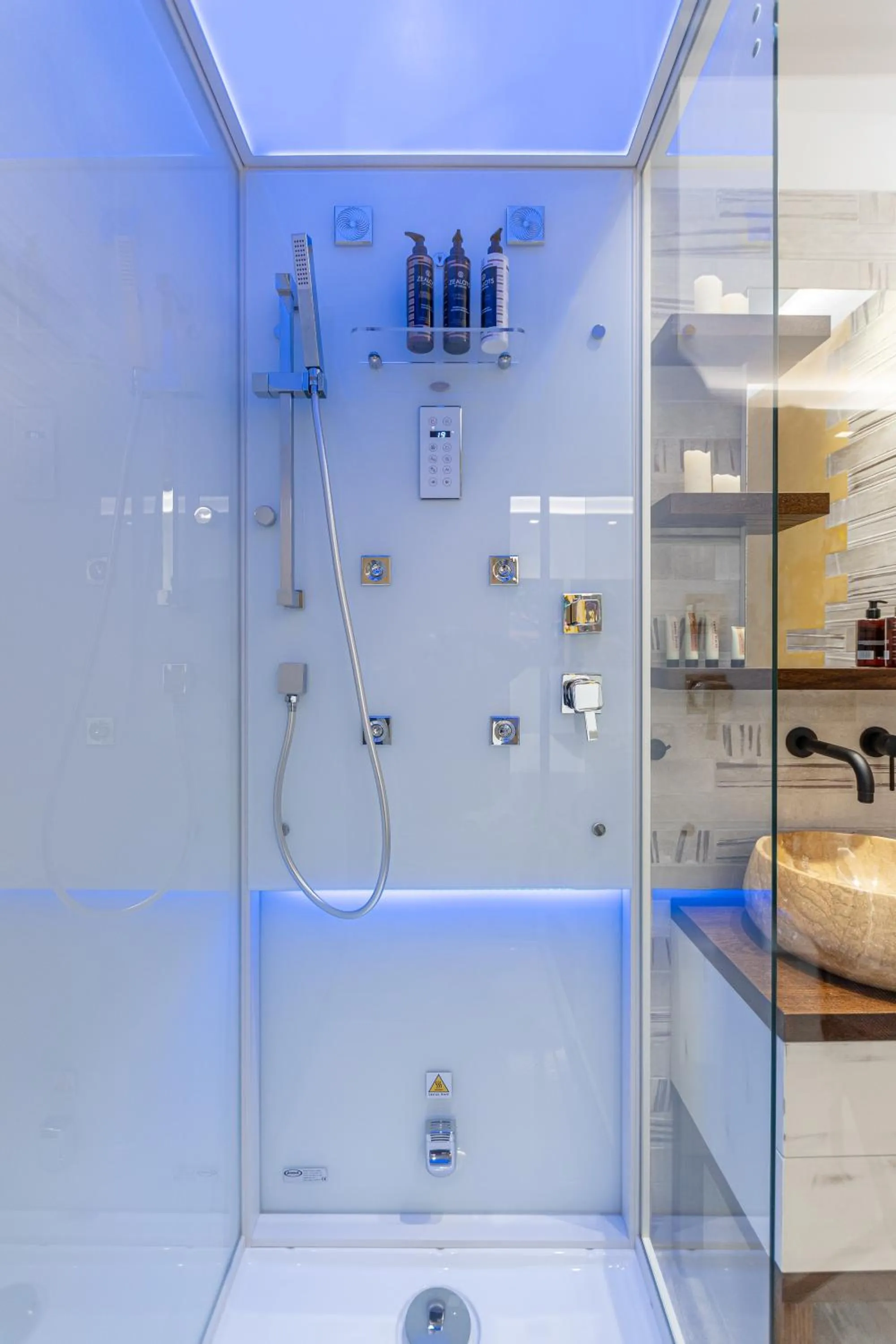 Shower in Mariet Naxos Elegant Suites