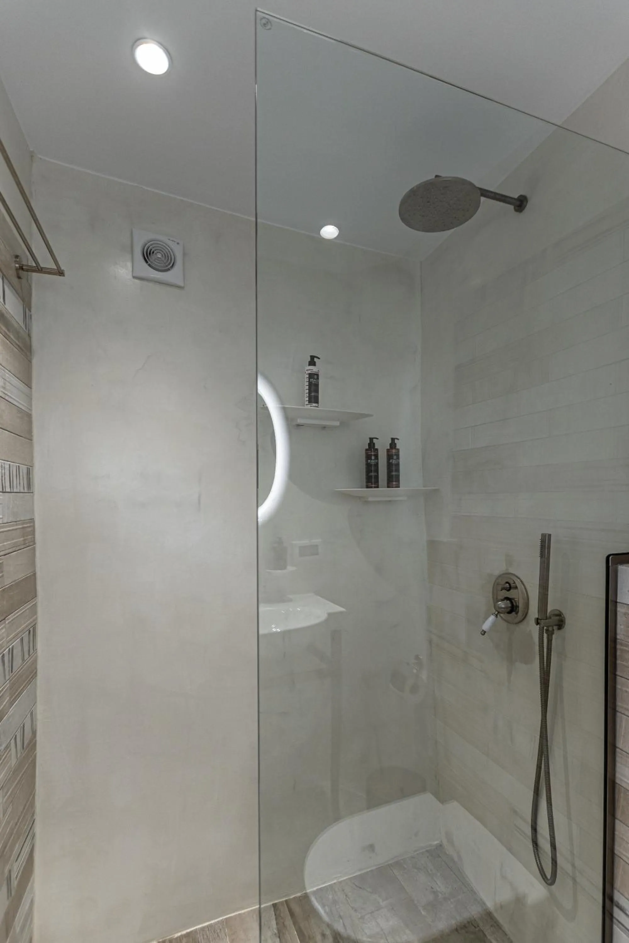 Shower in Mariet Naxos Elegant Suites