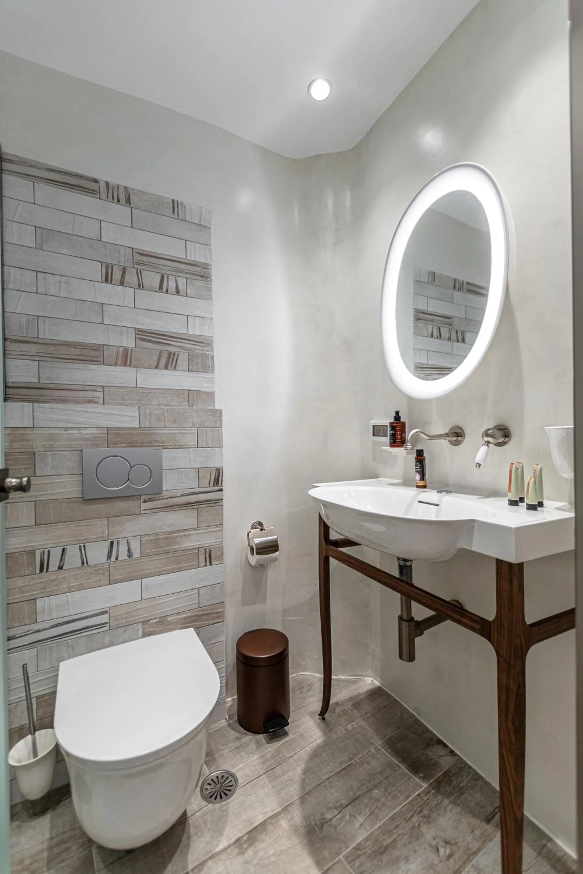 Shower in Mariet Naxos Elegant Suites