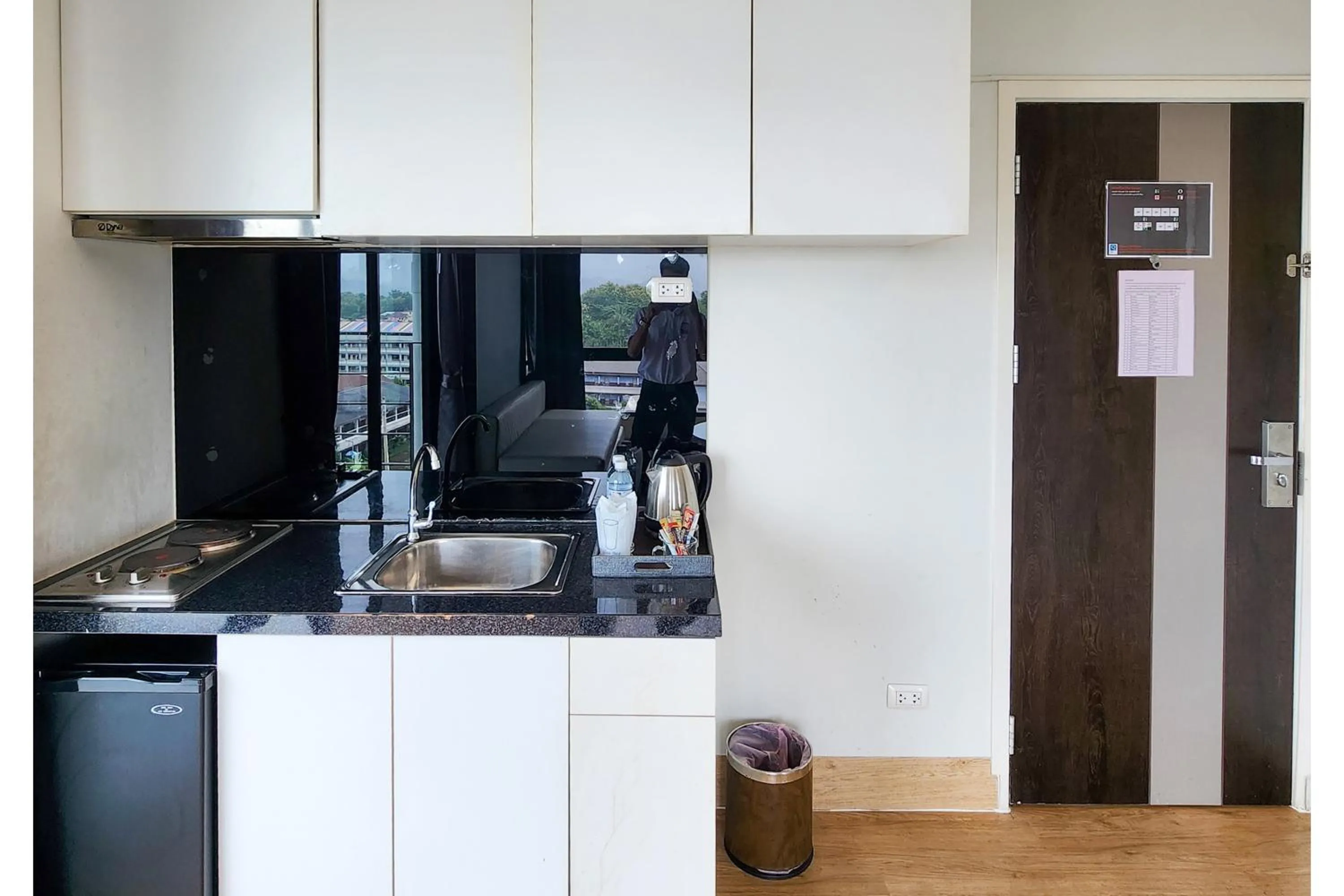 Kitchen or kitchenette in O2 Hotel Maesot