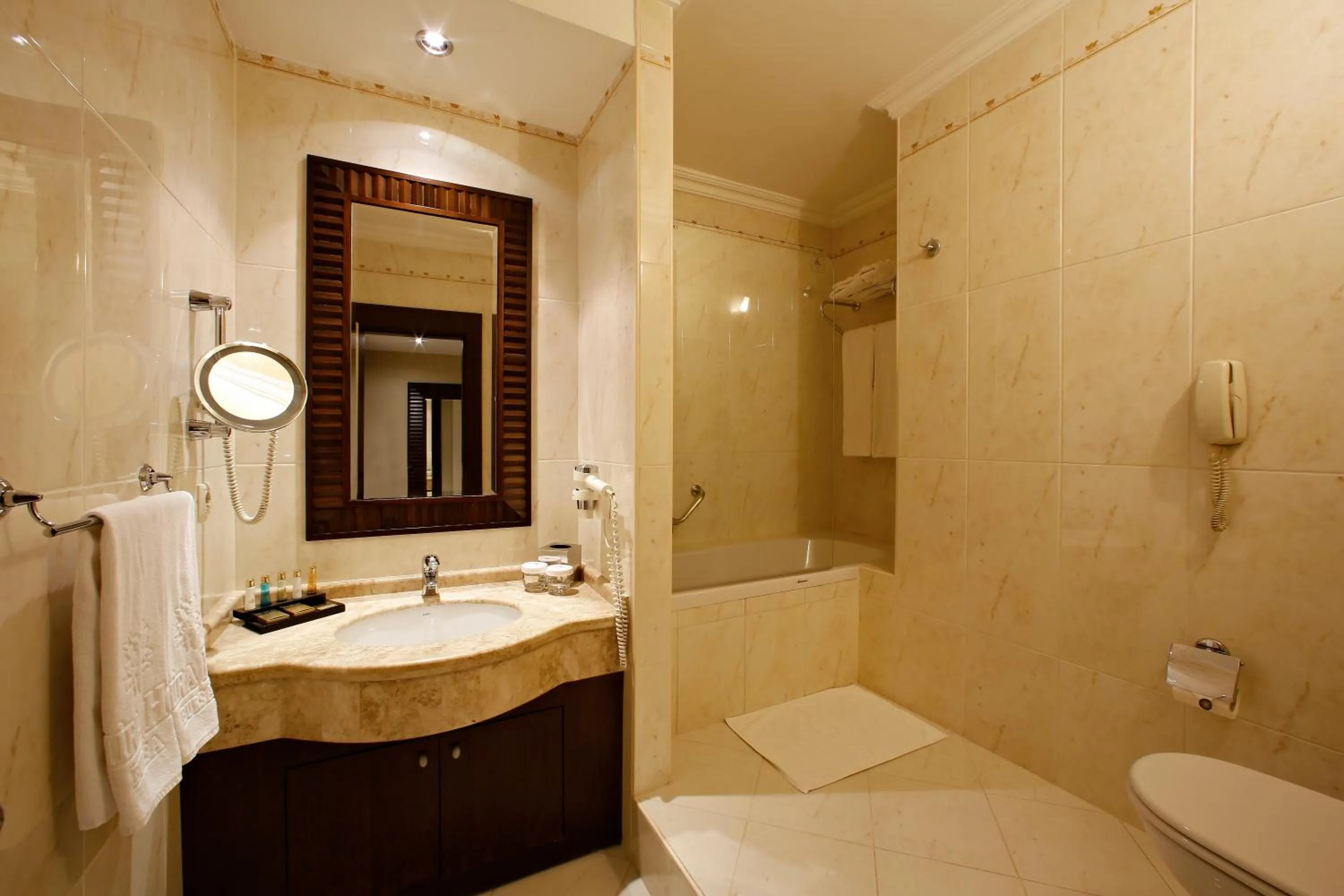 Toilet in Almira Hotel Thermal Spa & Convention Center