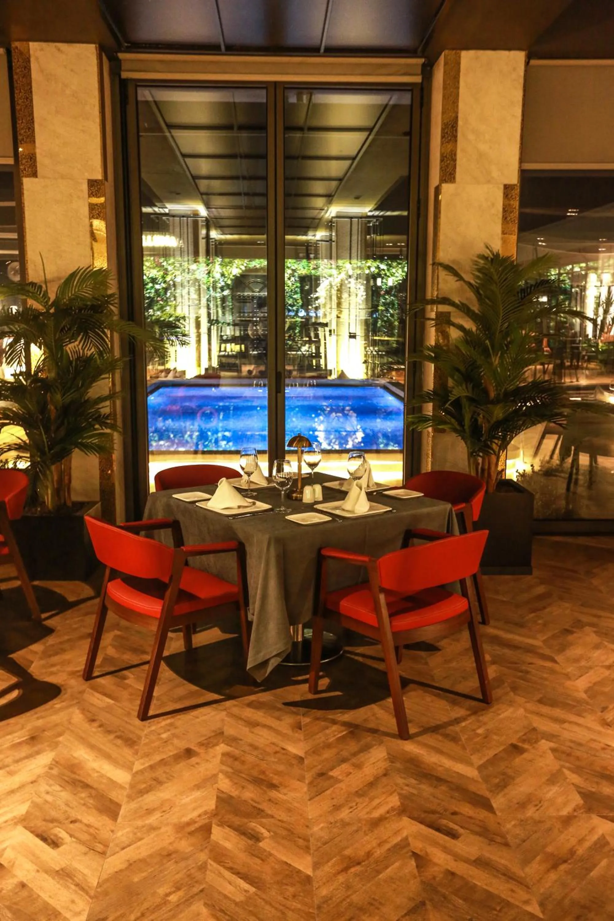 Restaurant/places to eat in Almira Hotel Thermal Spa & Convention Center