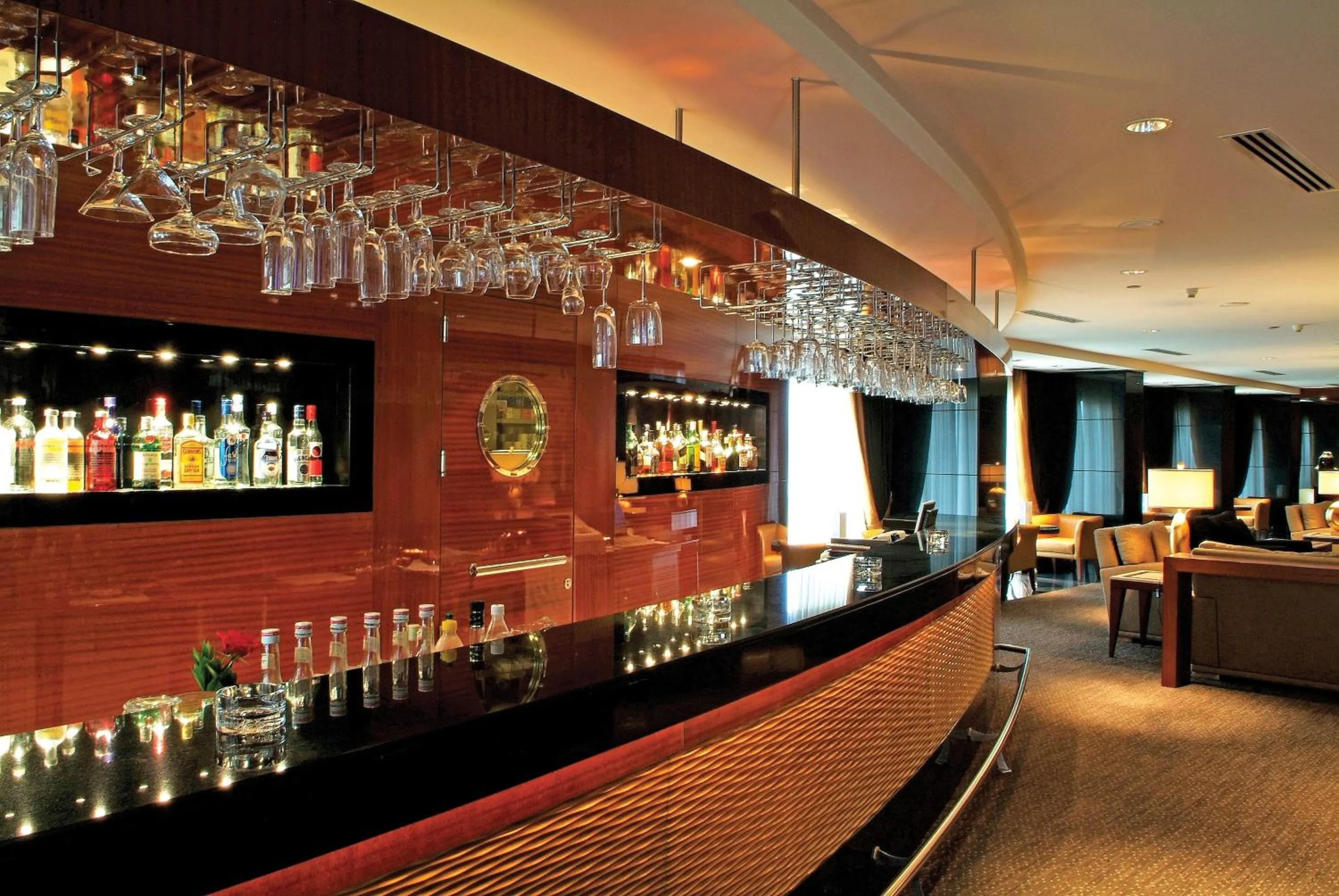 Lounge or bar in Almira Hotel Thermal Spa & Convention Center
