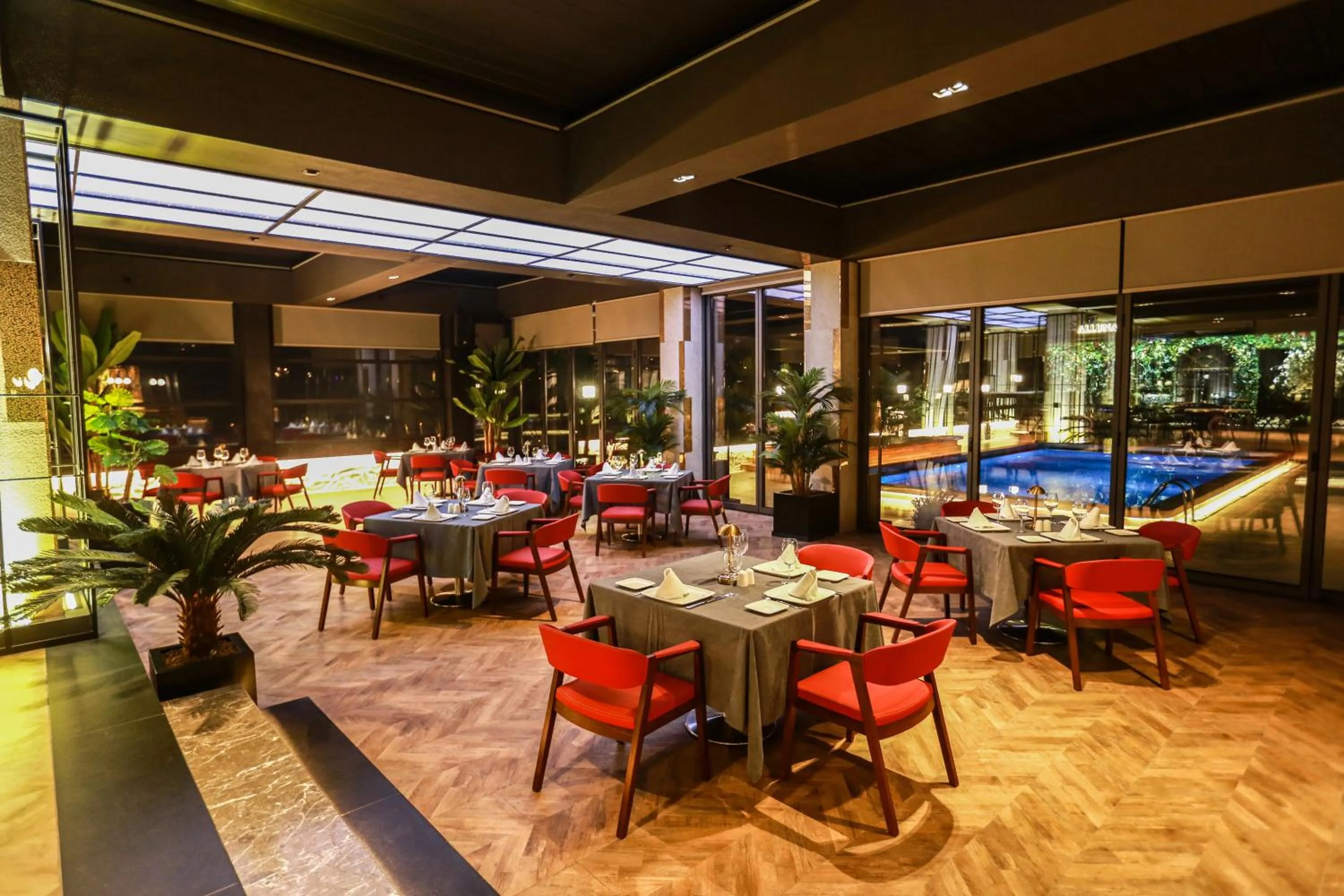 Restaurant/places to eat in Almira Hotel Thermal Spa & Convention Center