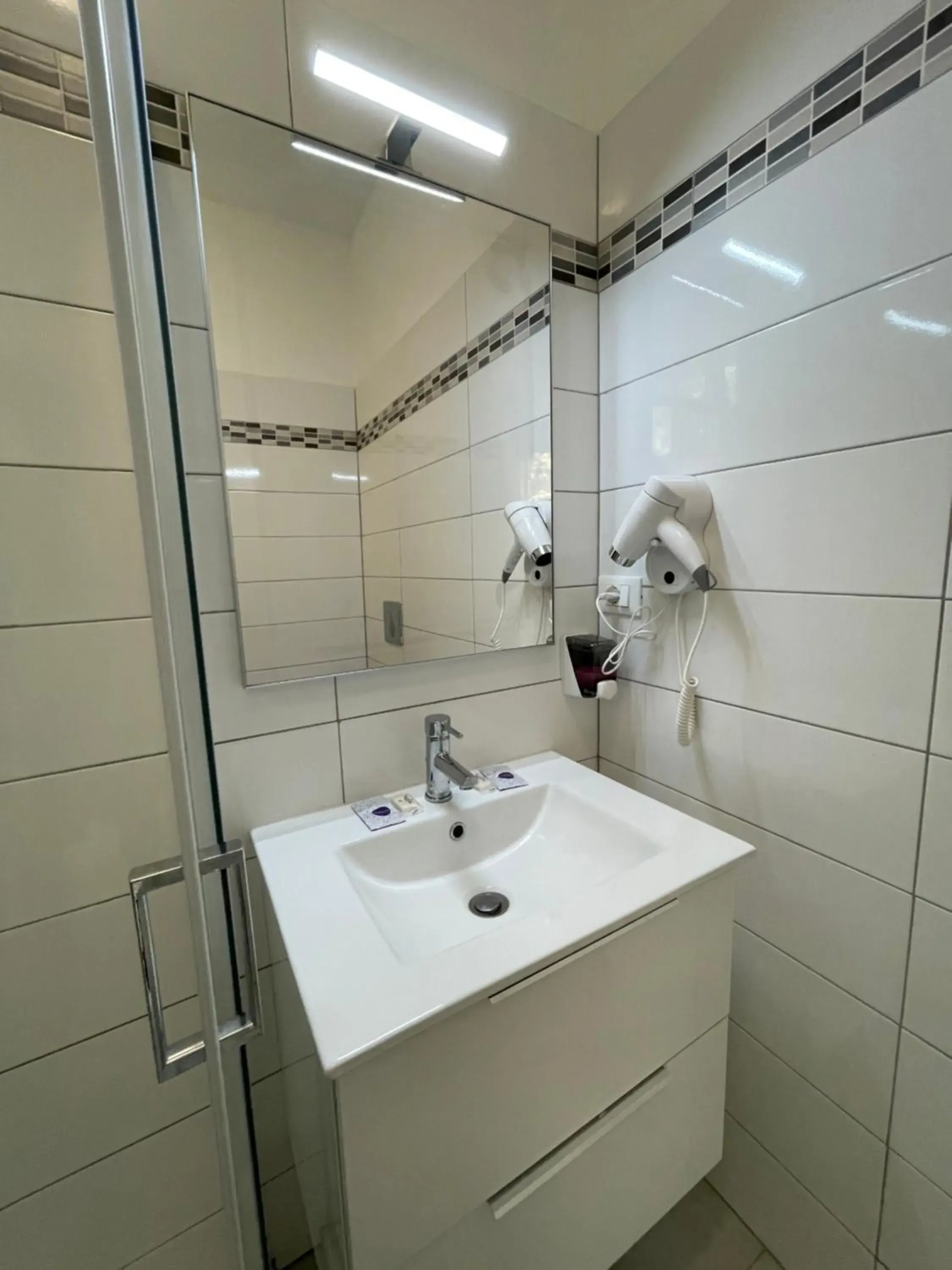 Standard Twin Room with Shared Bathroom in Venice Hub Standard Twin Room with Shared Bathroom in Venice Hub