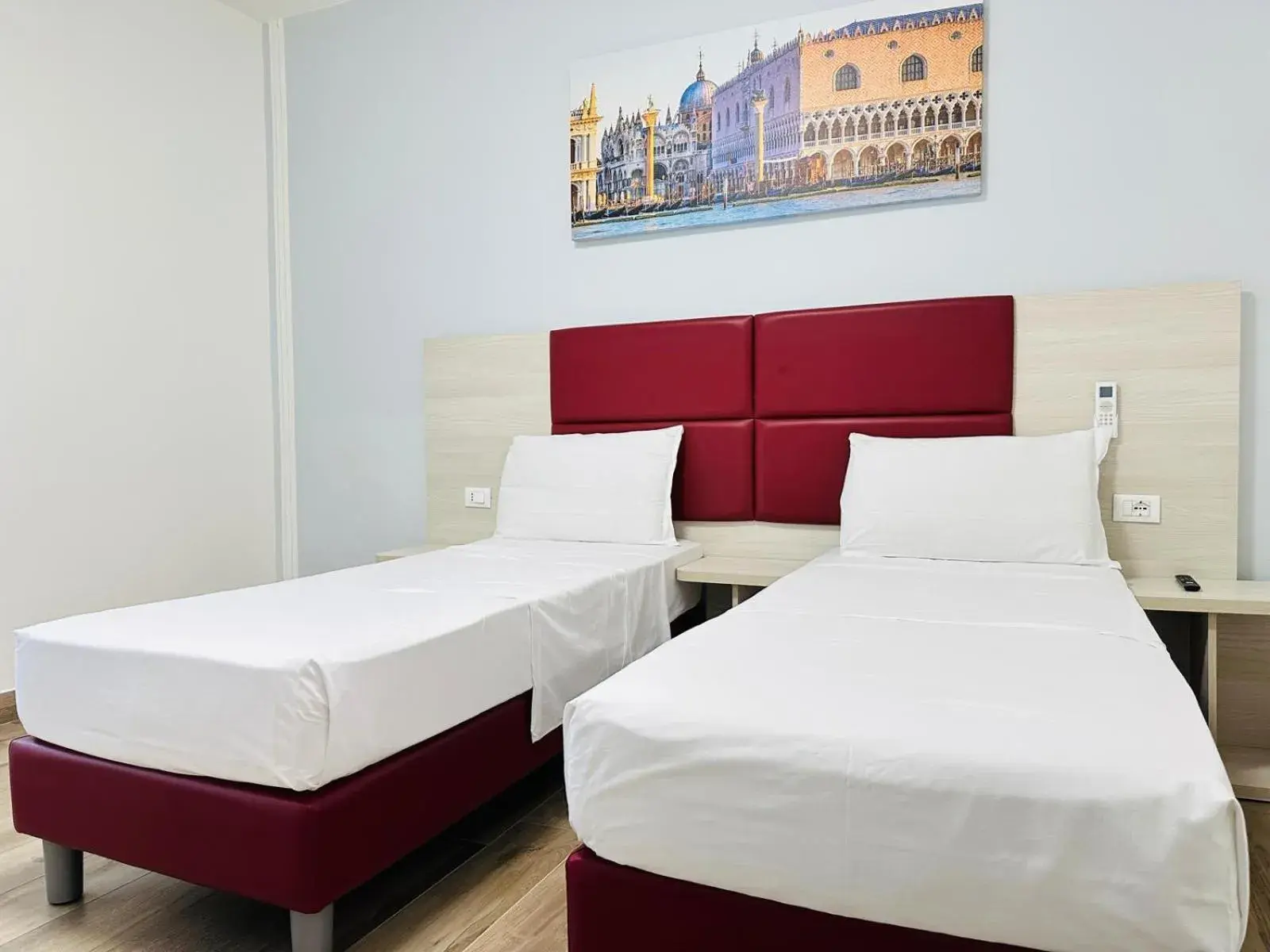 Twin Room with Private Bathroom in Venice Hub Twin Room with Private Bathroom in Venice Hub