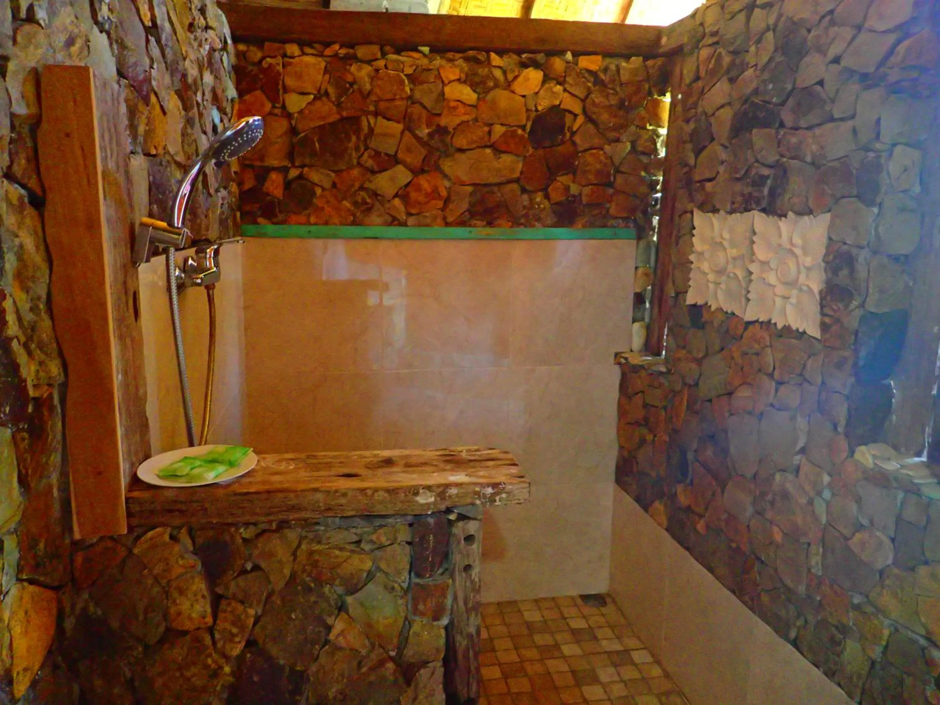 Bathroom in Waecicu Eden Beach Hotel