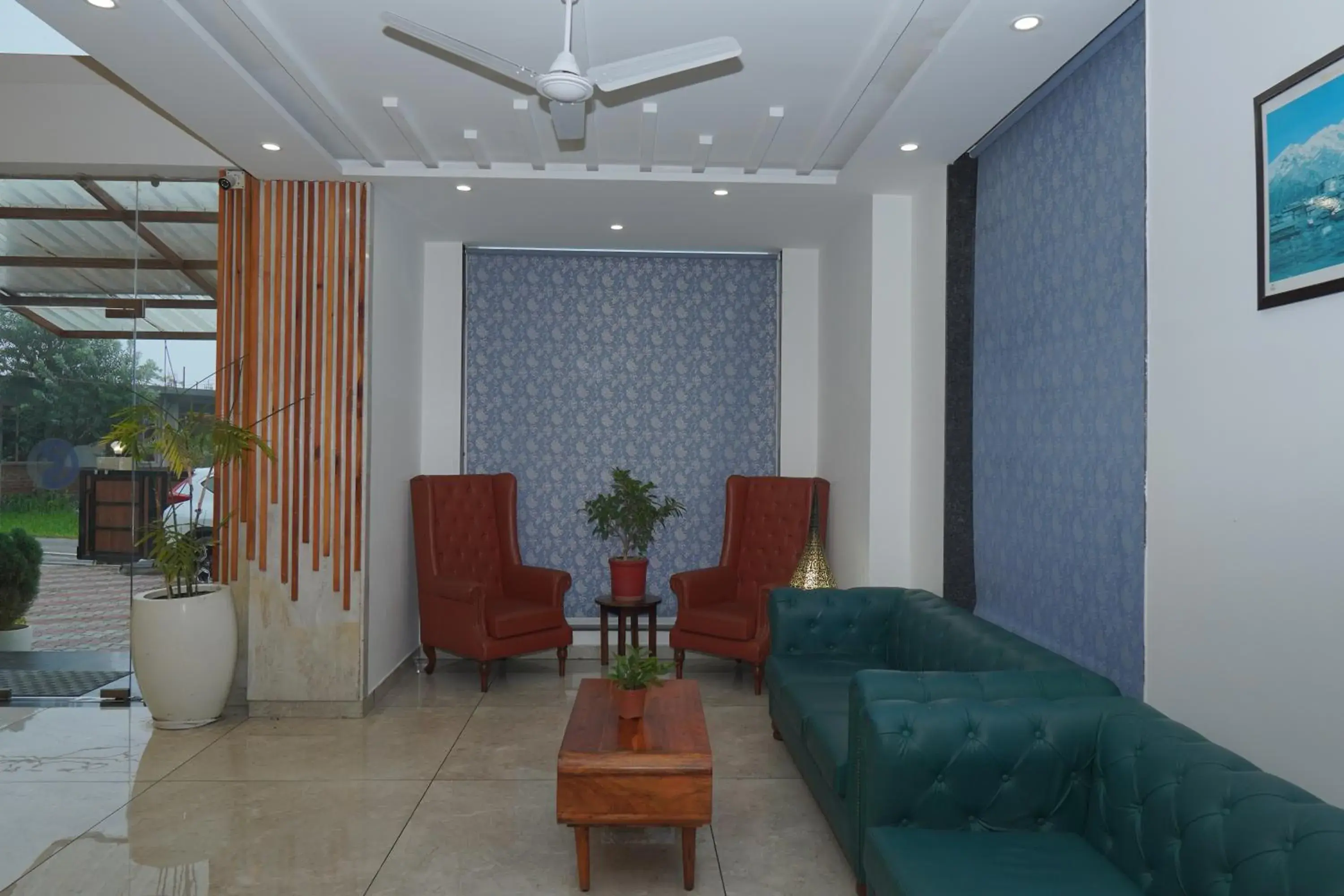 Lobby or reception in Click Collection The Abode, Dharamshala Lobby or reception in Click Collection The Abode, Dharamshala