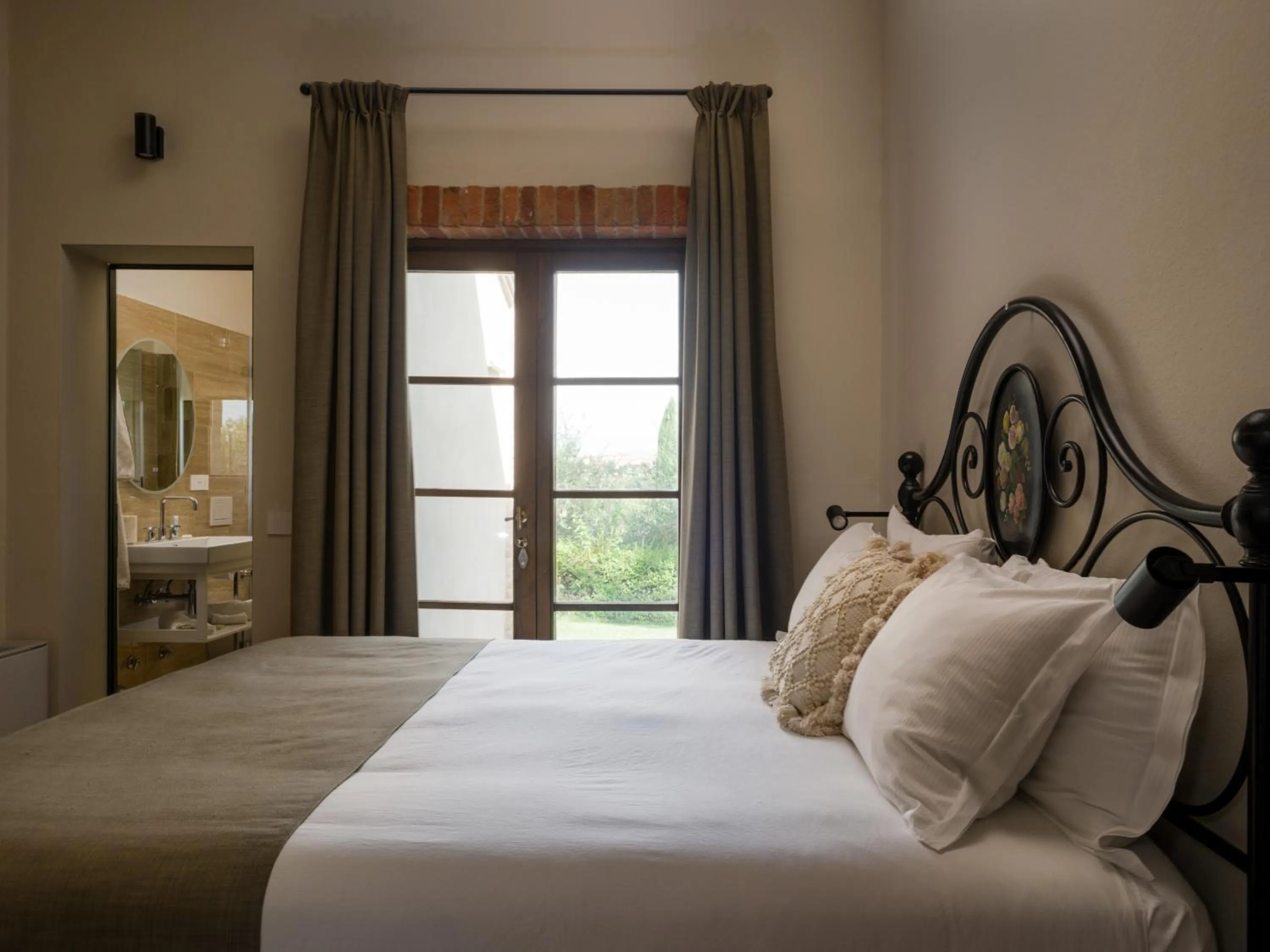 Bedroom, Bed in Borgo San Vincenzo