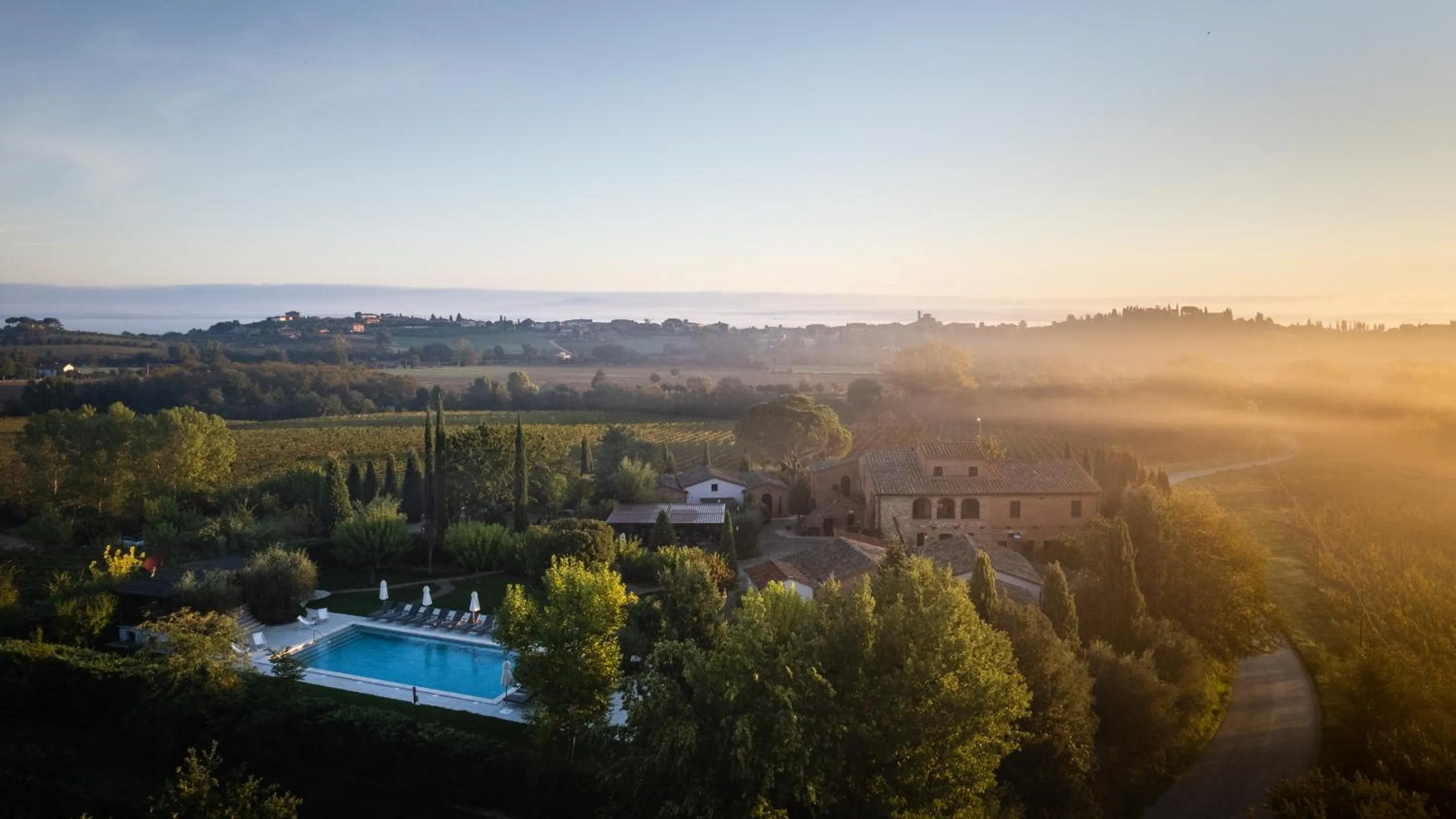 Property building in Borgo San Vincenzo