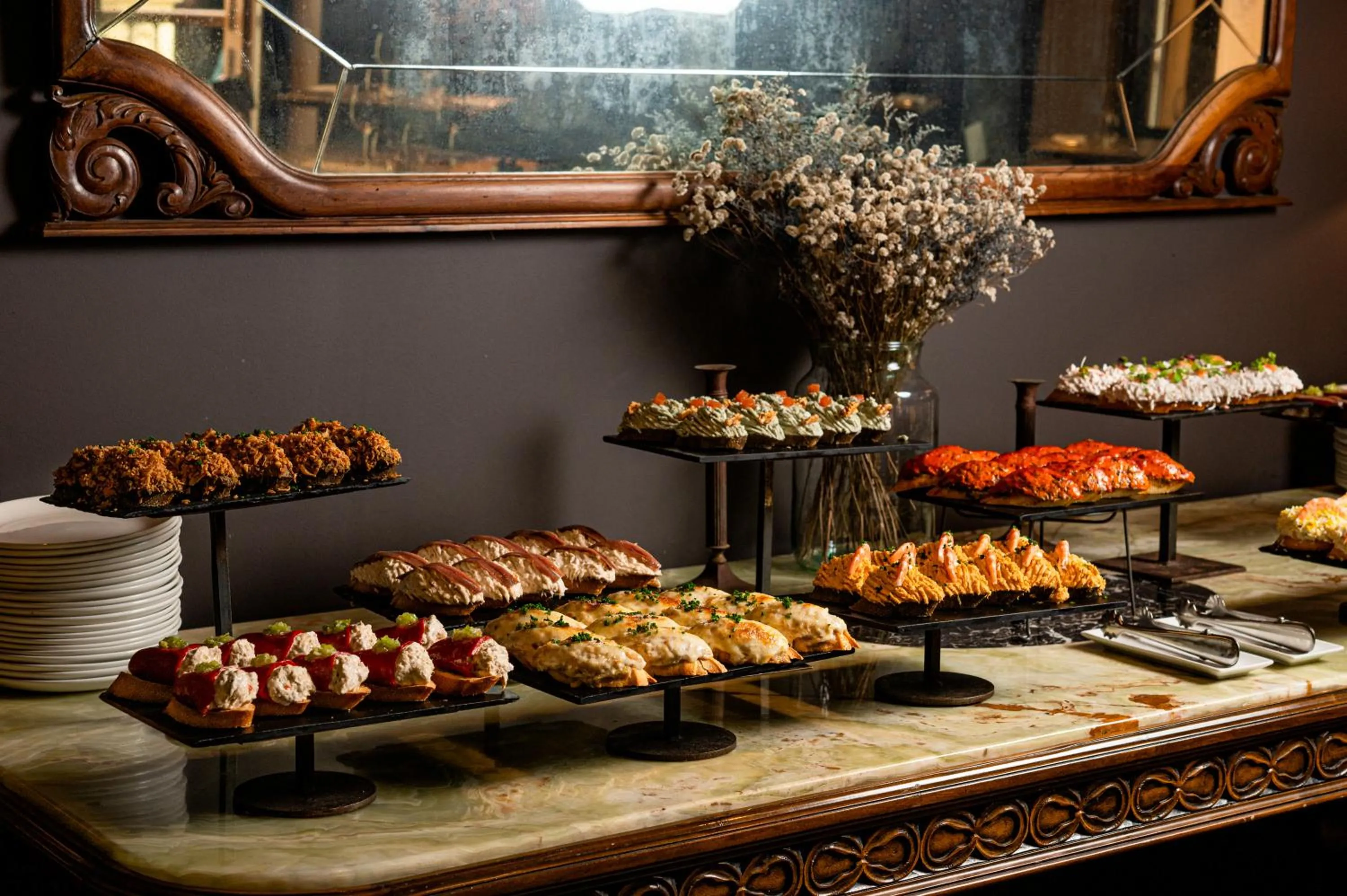 Restaurant/places to eat in Hotel Atari