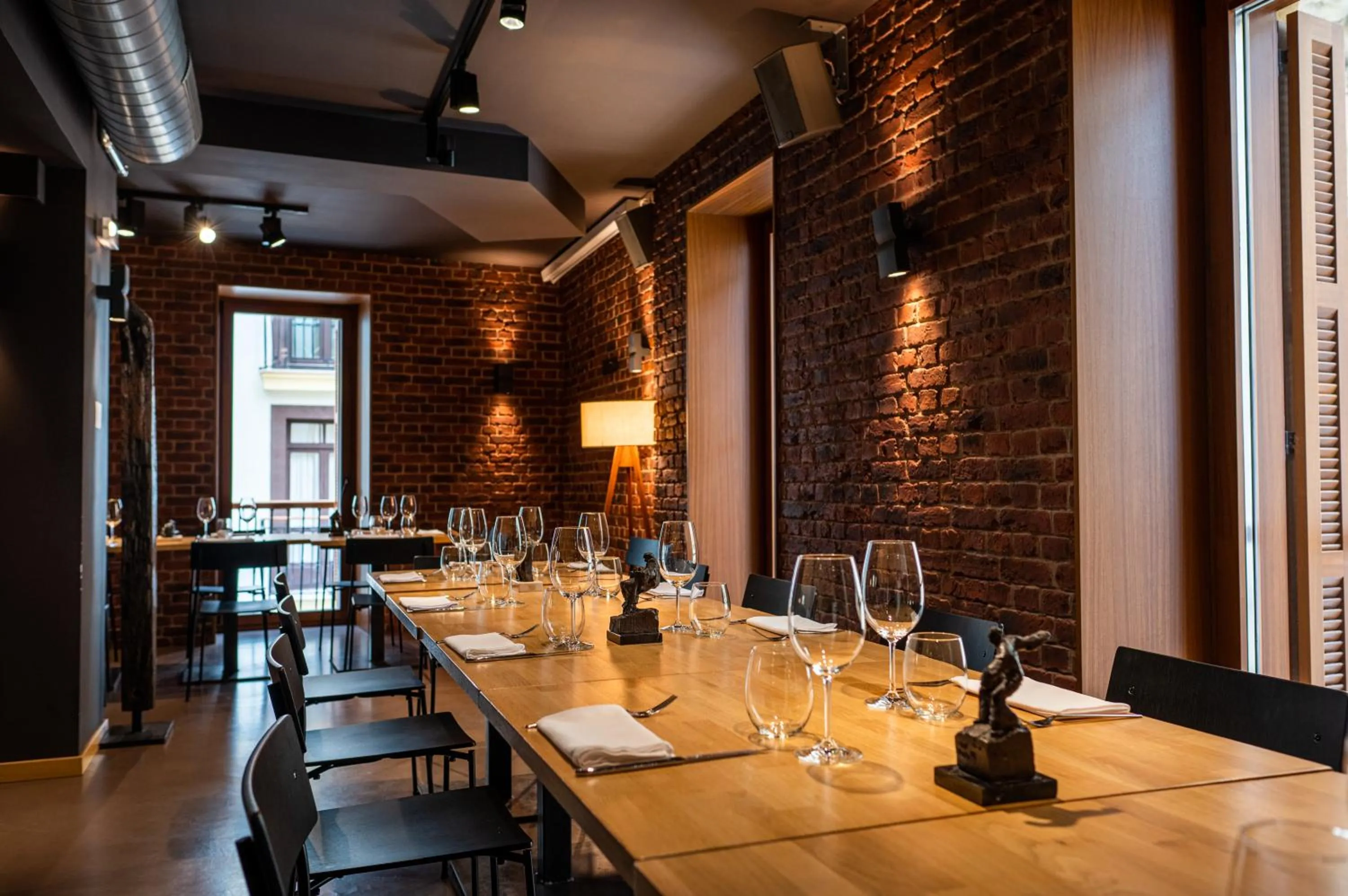 Restaurant/places to eat in Hotel Atari