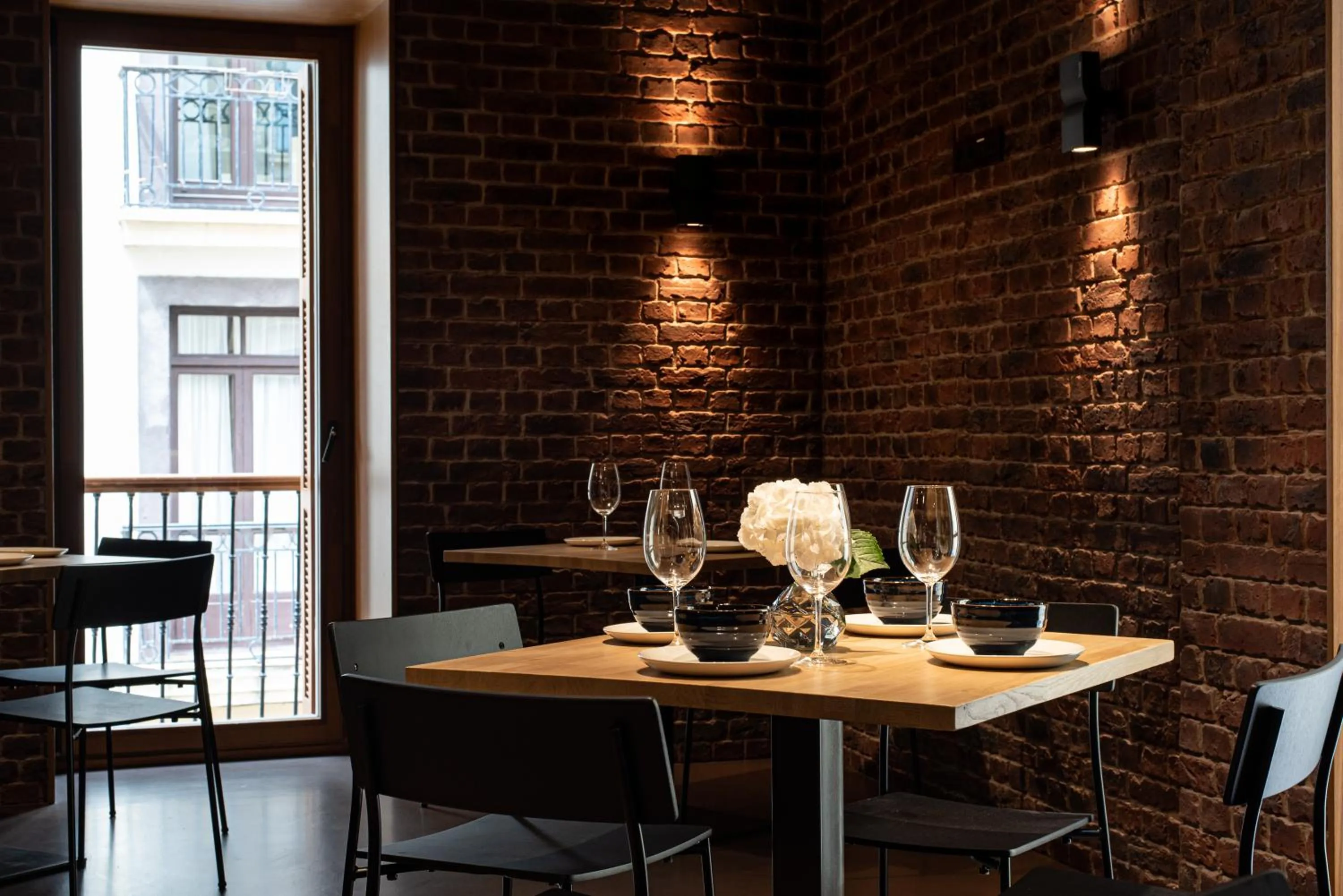 Restaurant/places to eat in Hotel Atari