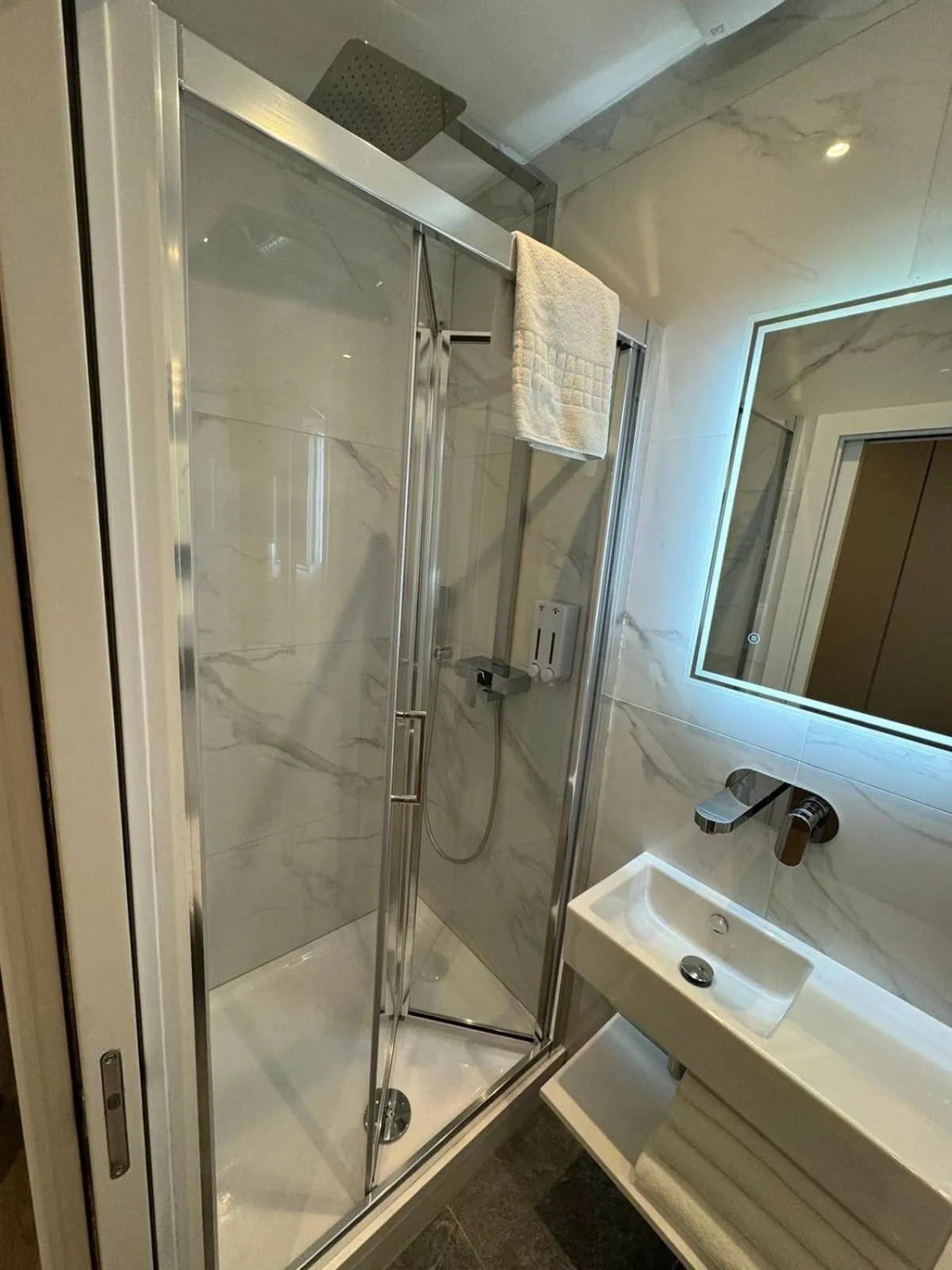 Shower in Victoria Studios