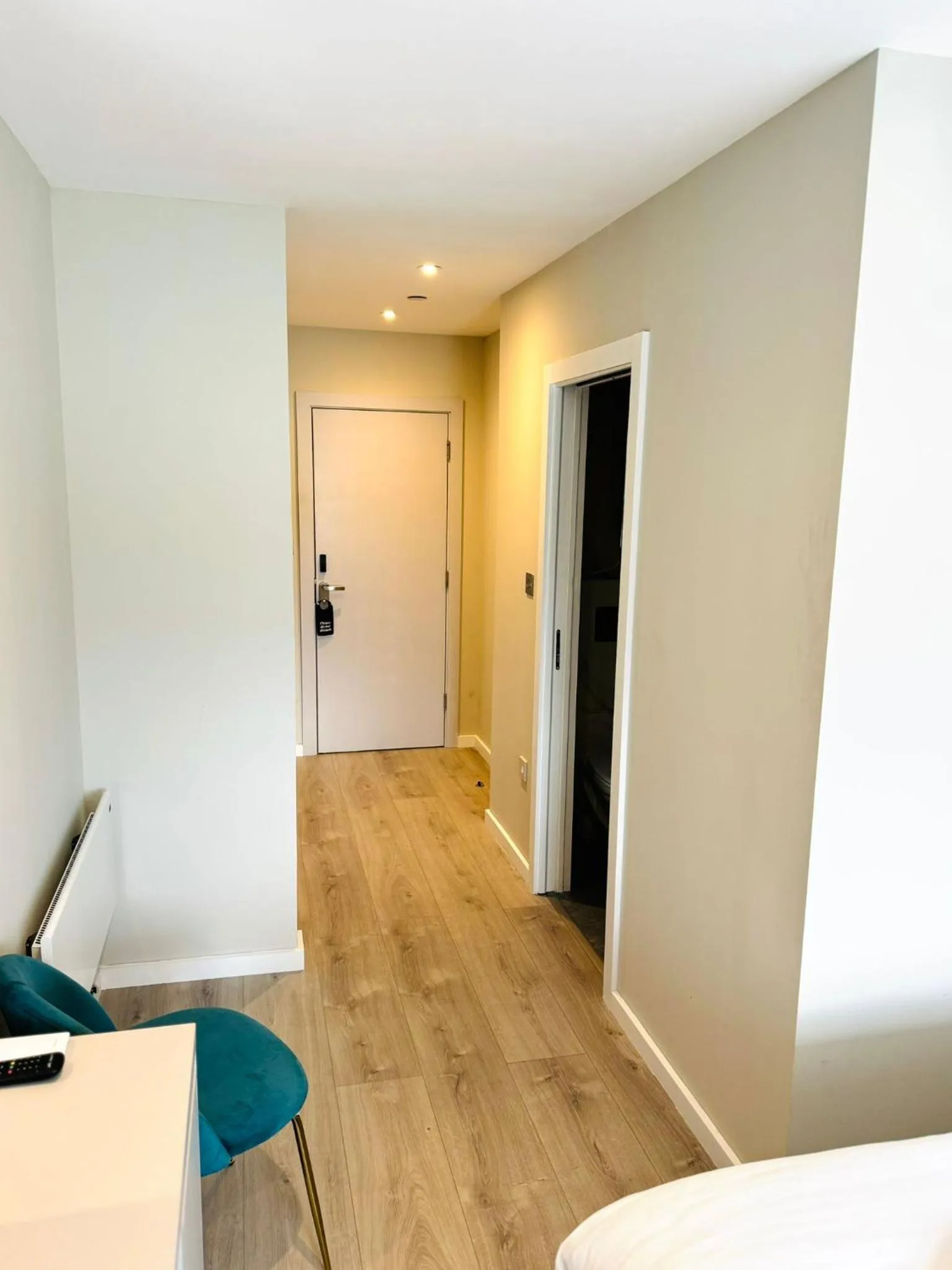 Bedroom, Bed in Victoria Studios