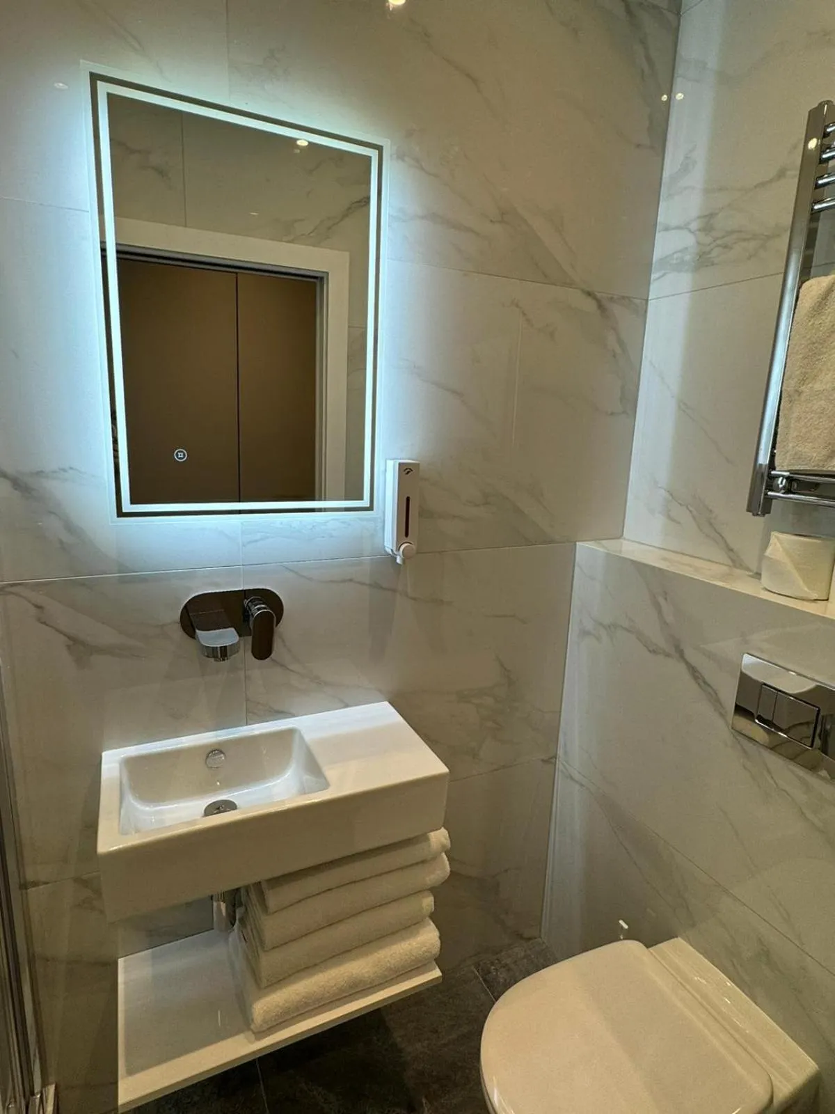 Shower in Victoria Studios