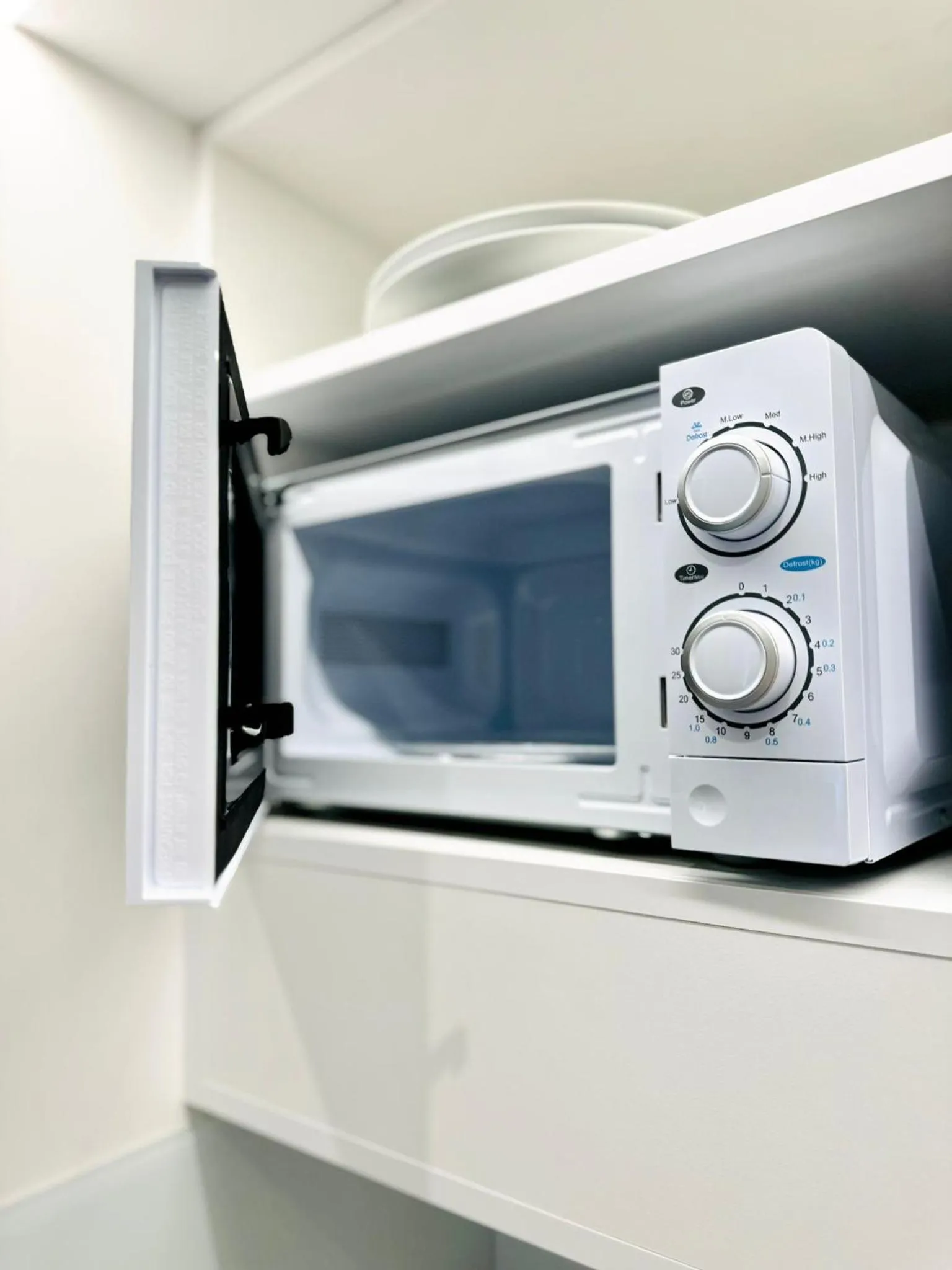 microwave in Victoria Studios