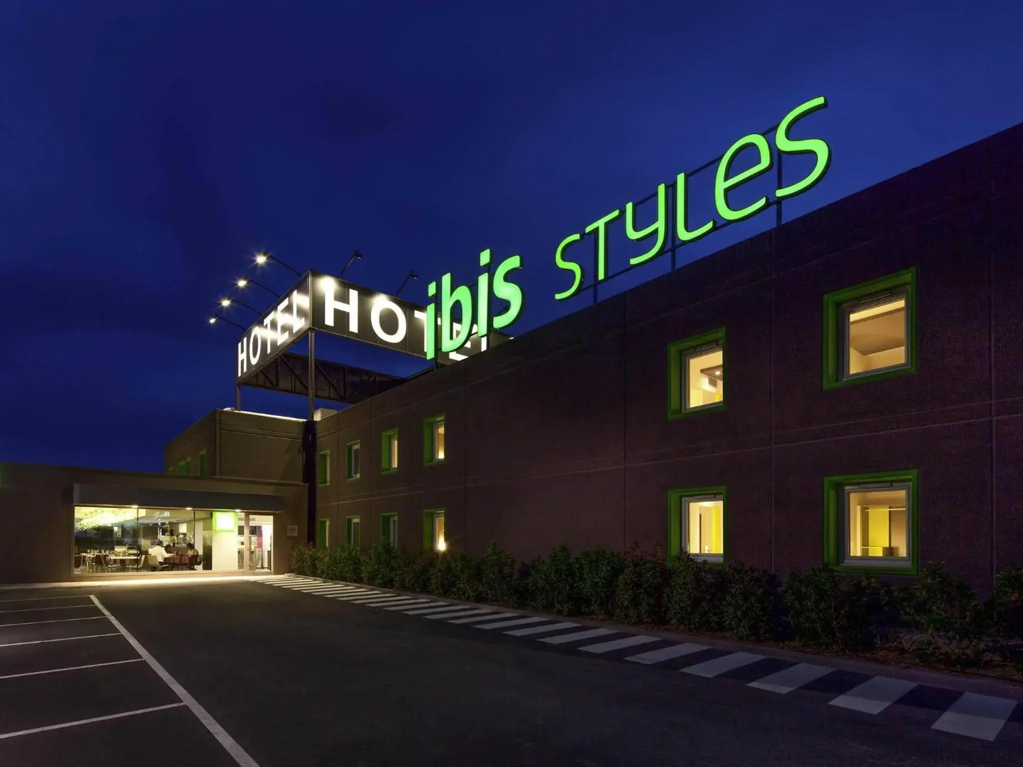 Property building in Hotel Ibis Styles Lleida Torrefarrera Property building in Hotel Ibis Styles Lleida Torrefarrera