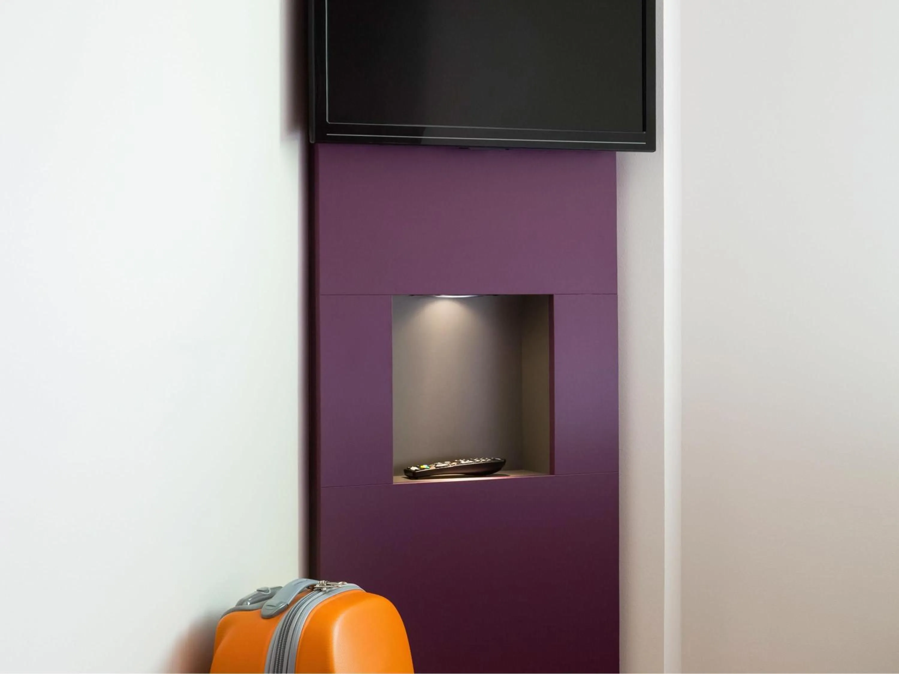 Bedroom in Hotel Ibis Styles Lleida Torrefarrera