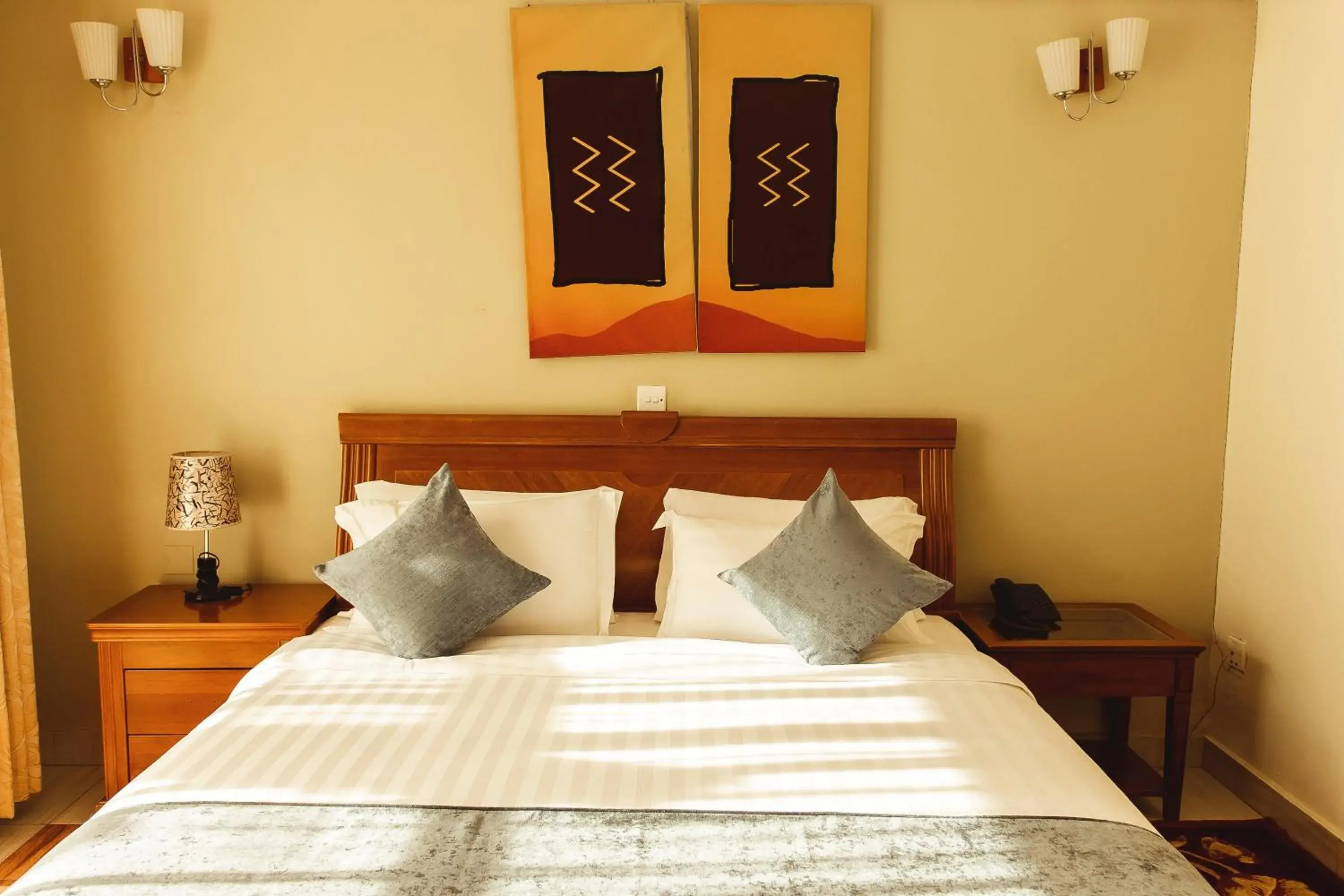 Bed in Highlands Suites Hotel and Apartments Bed in Highlands Suites Hotel and Apartments